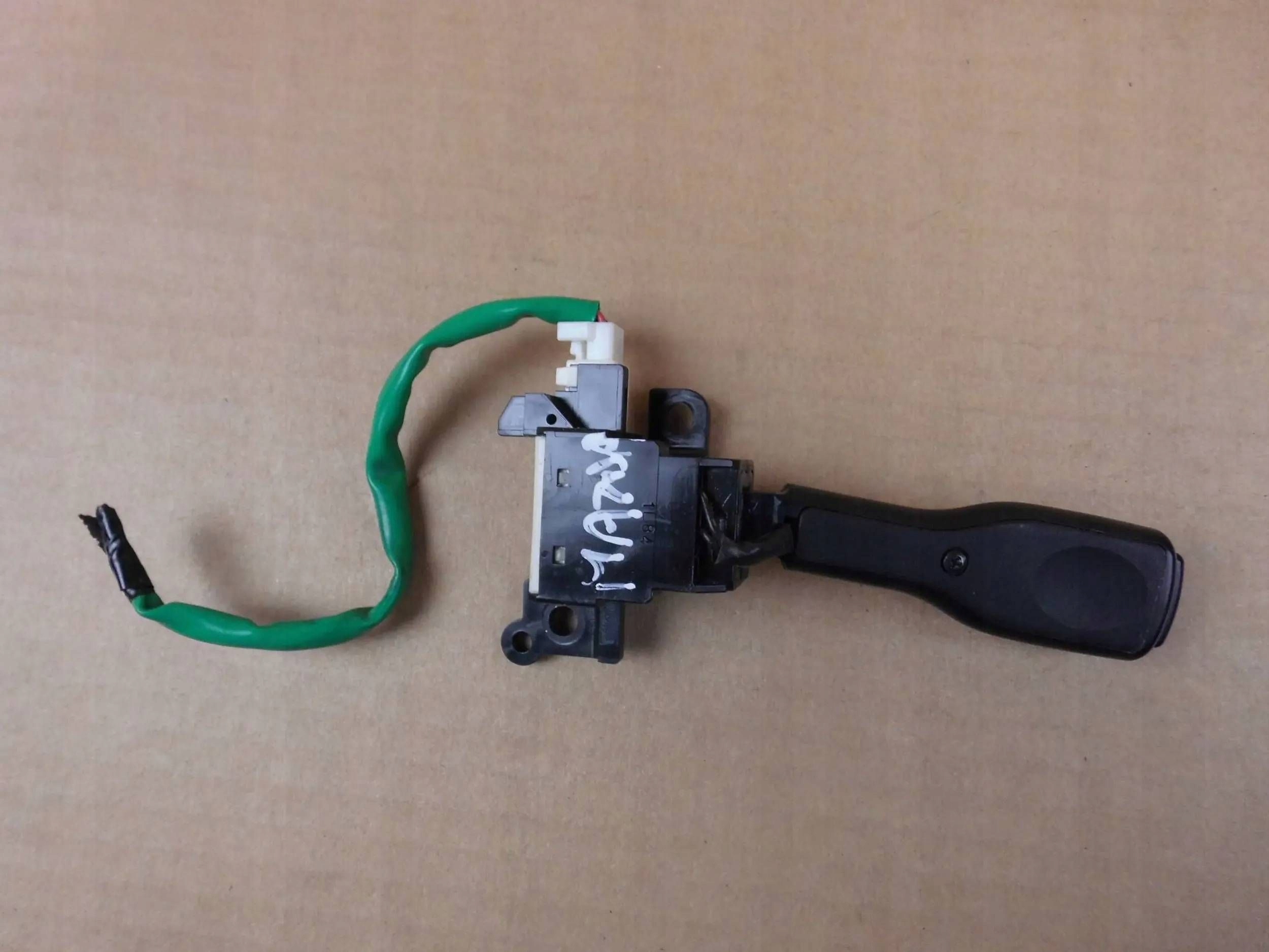 Toyota Yaris III switch manetka tempomatu 18A175