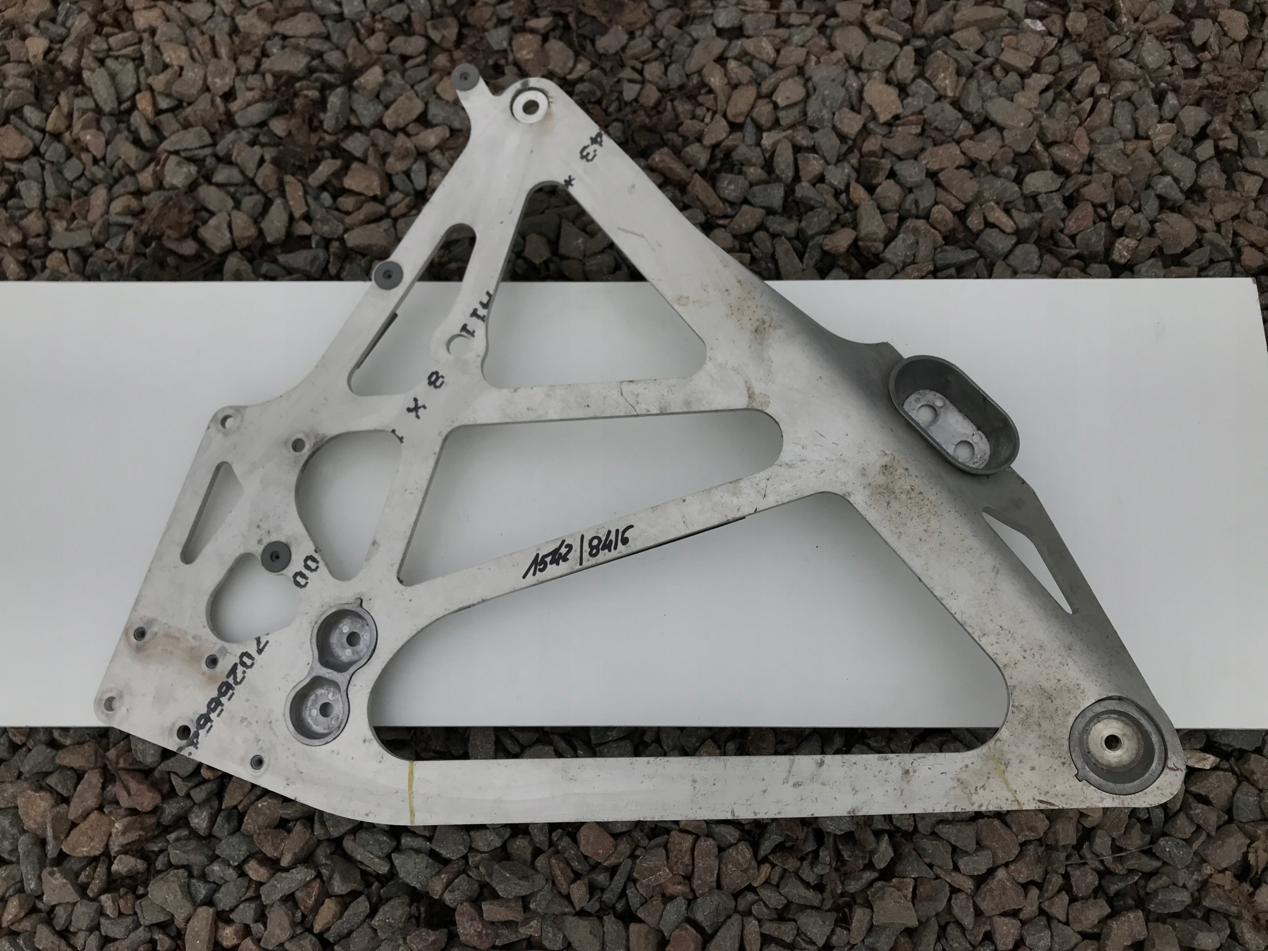 9504171 - BMW M3 G80 M4 G82 подвеска стойки