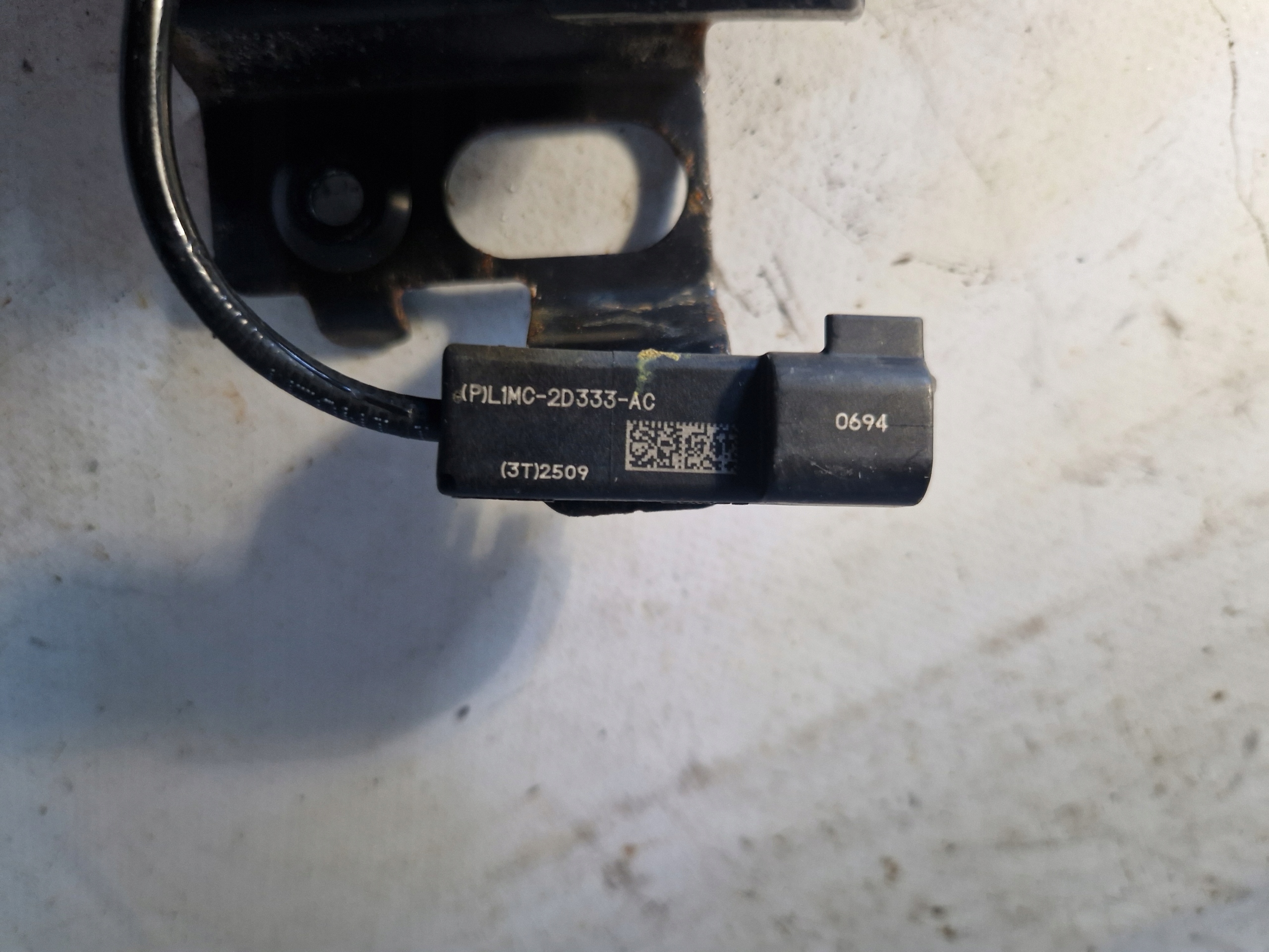 FORD EXPLORER VI MK6 2020-sensor ABS wiring of a caliper rear part rear left