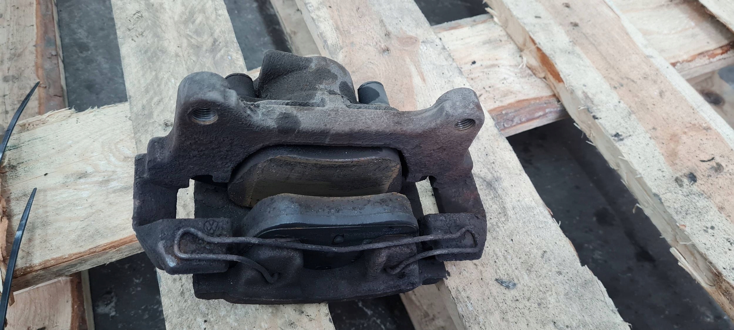 A5 8T LIFT caliper brake right front 8K0615124C A4 B8 LIFT
