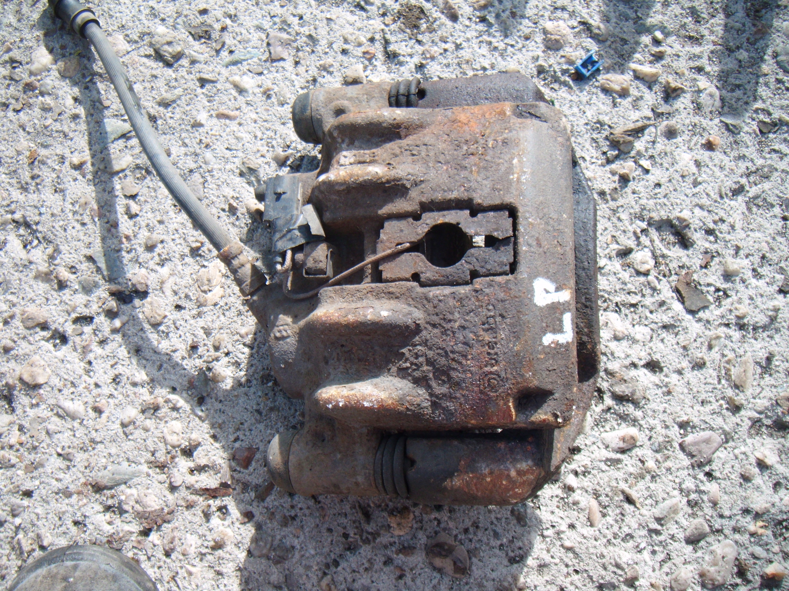 JUMPER BOXER 02-06 2.2 HDI ZACISK HAMULCOWY LEWY PRZÓD