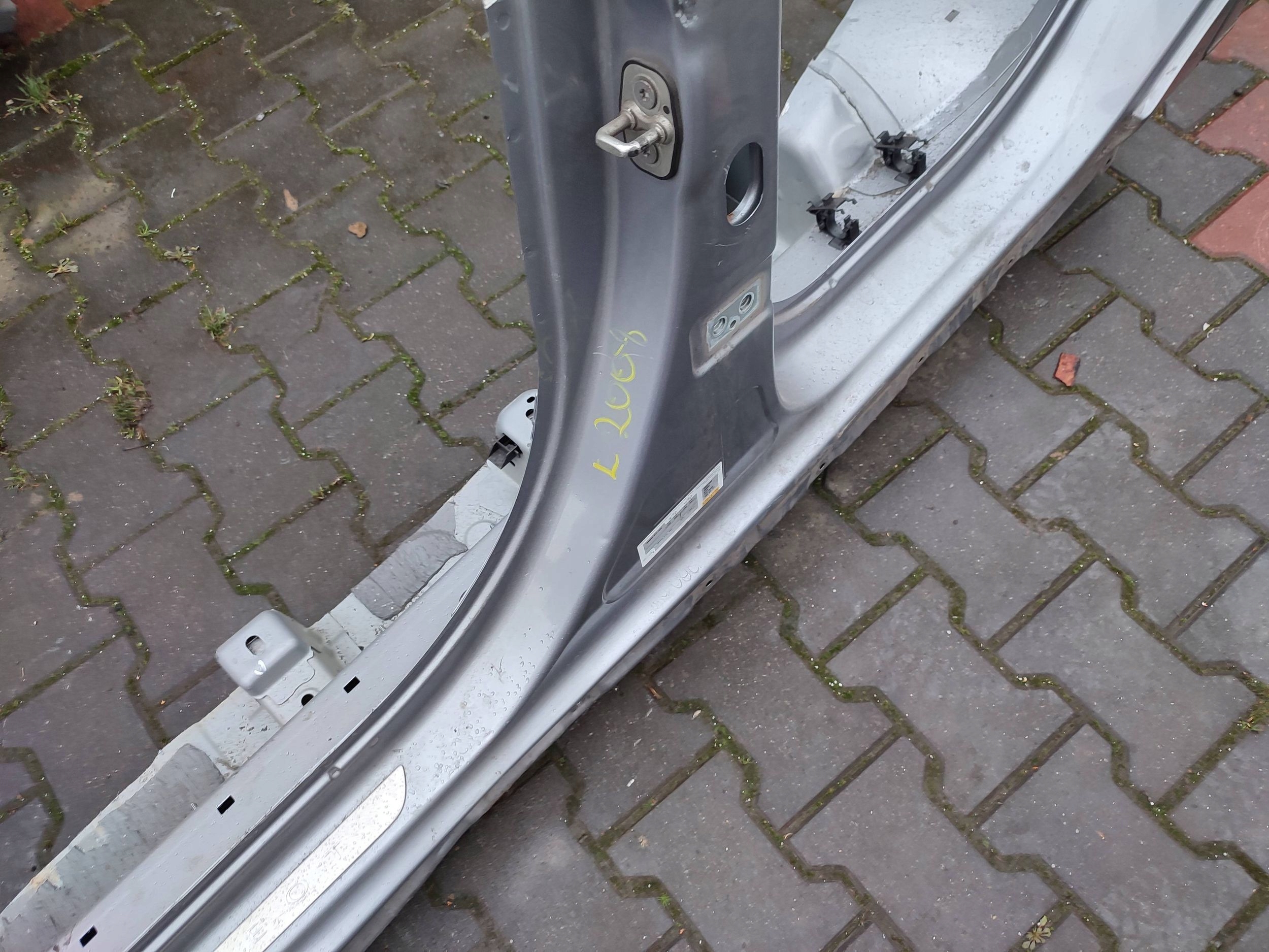Peugeot 2008 and 2018 left side threshold