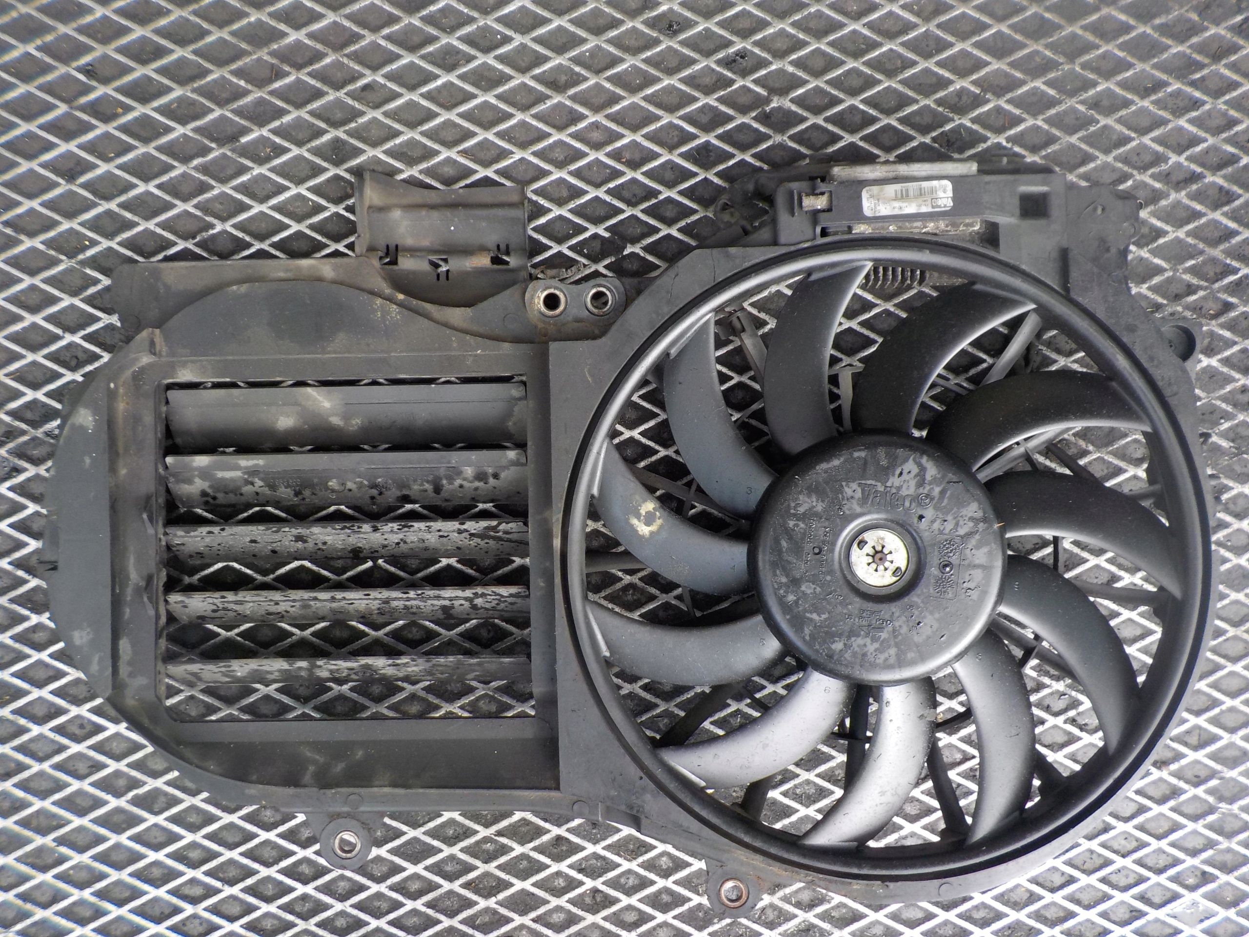 AUDI A4 B6 2.0 FSI ORG fan module radiator 8E0121205Q