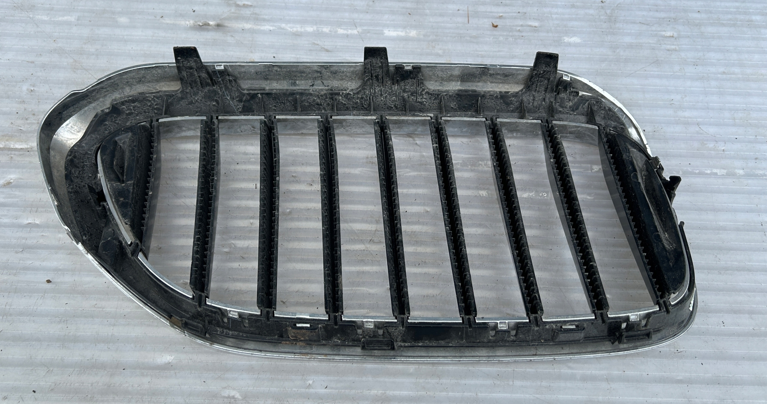 hűtőrács maszk hip pack bal BMW 5 G30 G31 7383519