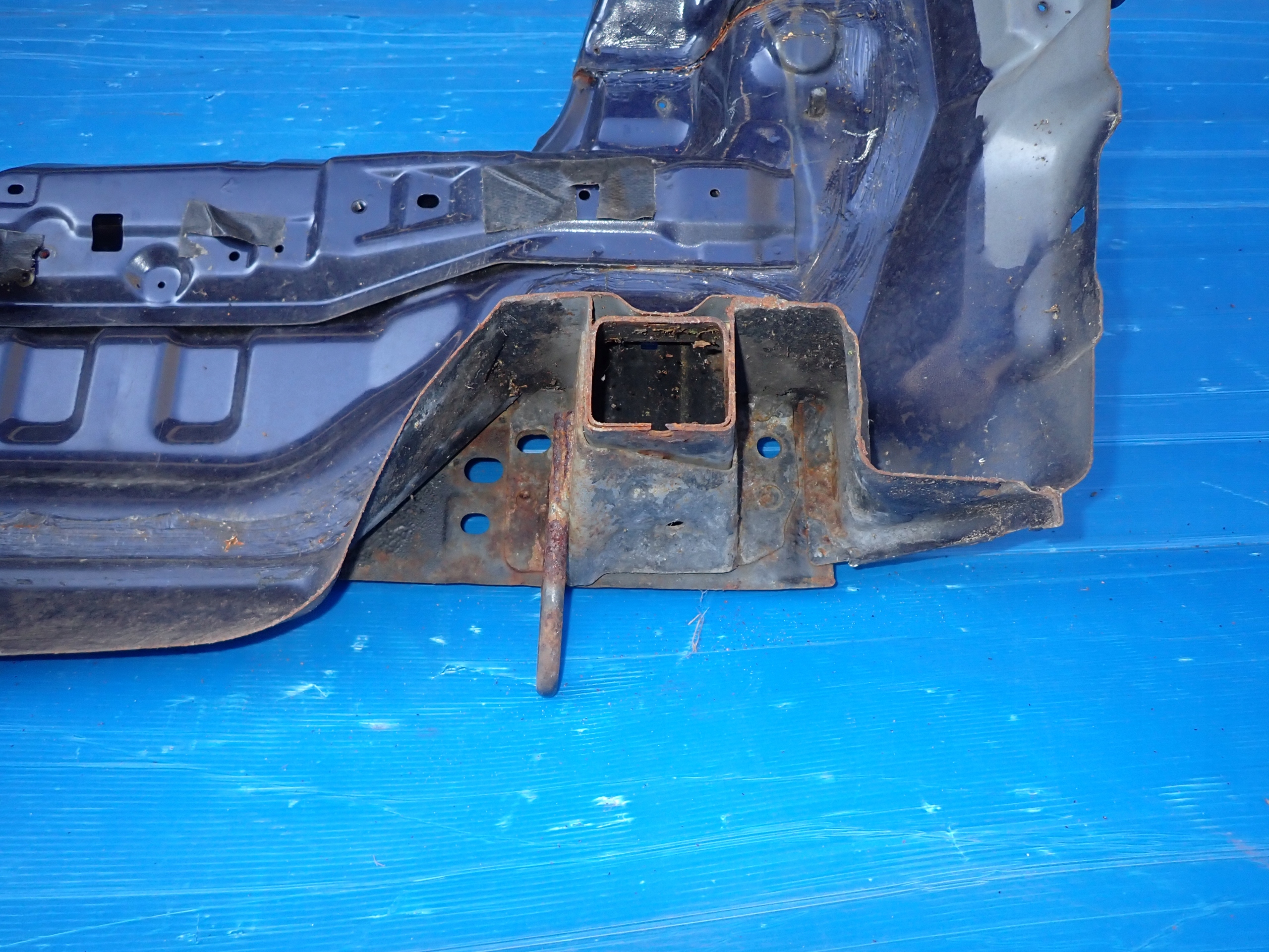 mazda 626 GF 5d 97-01 ремень задний