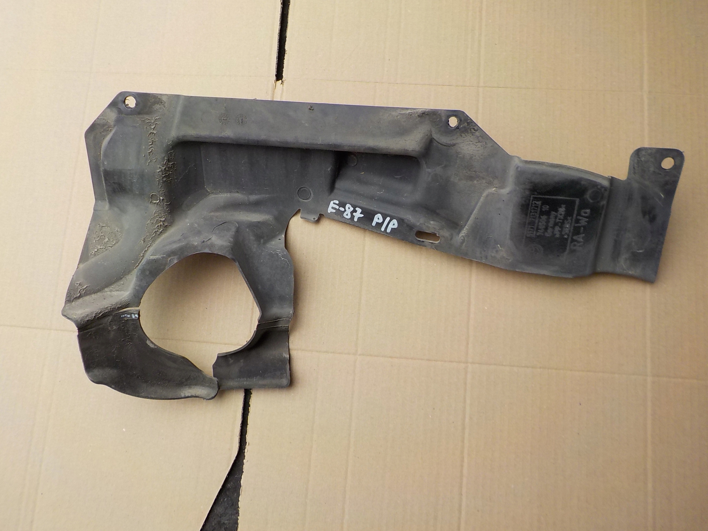 Blende Abdeckung Lenkgetriebe Lenkung rechts bmw e87 7131712