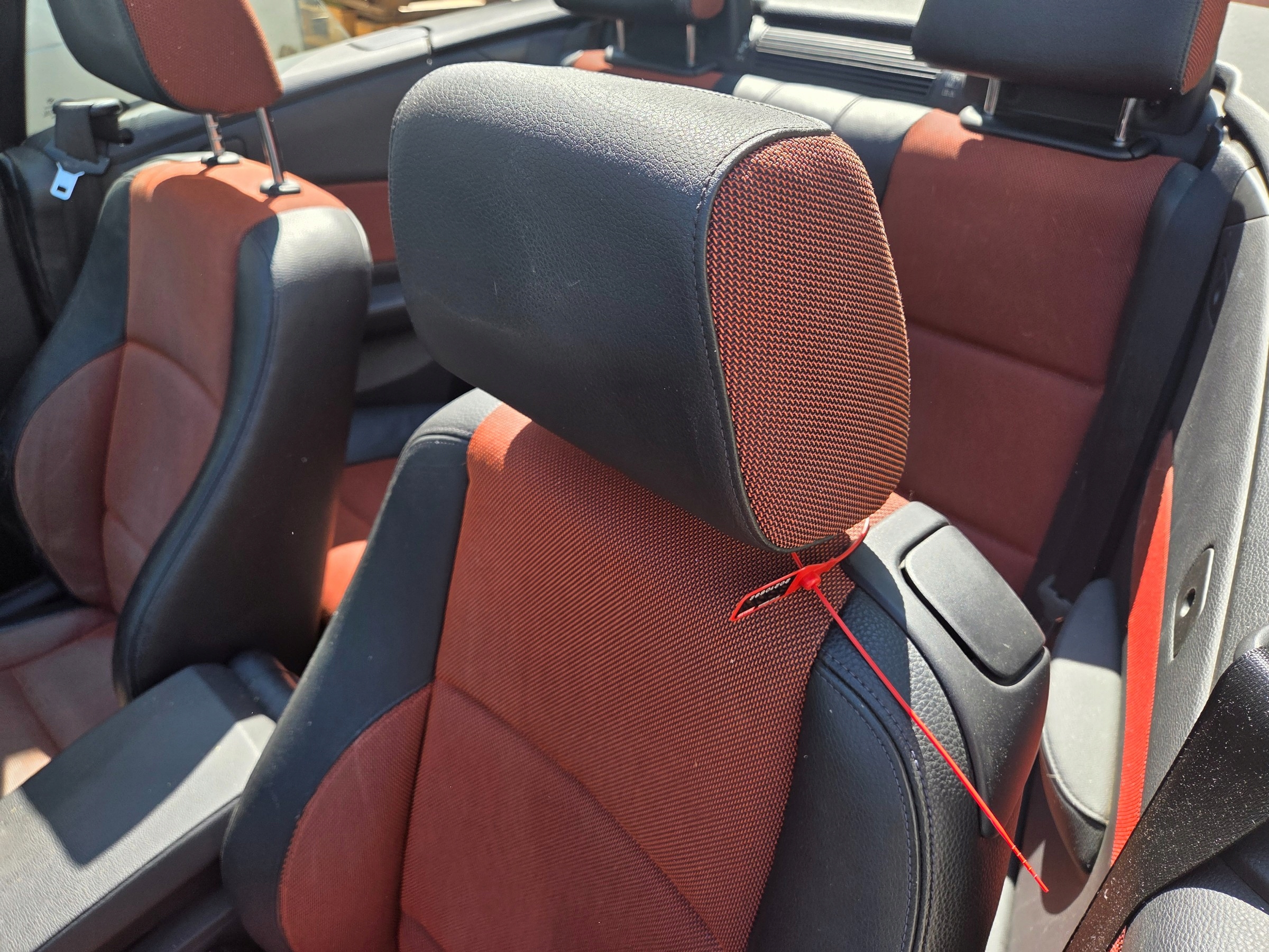 seats side BMW E88 M PAKIET