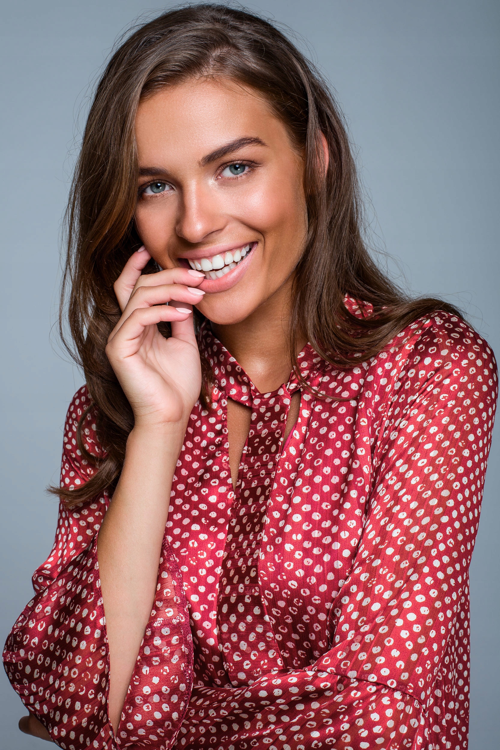 KOBIECA SUKIENKA NA WESELE DAMSKA SZYFONOWA W GROSZKI CZERWONA 38 M Długość midi