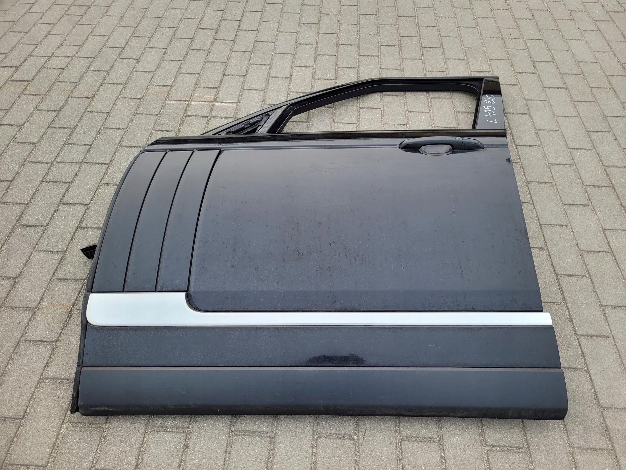 door front left front left complete RANGE ROVER VOGUE L405 LAKIER 820