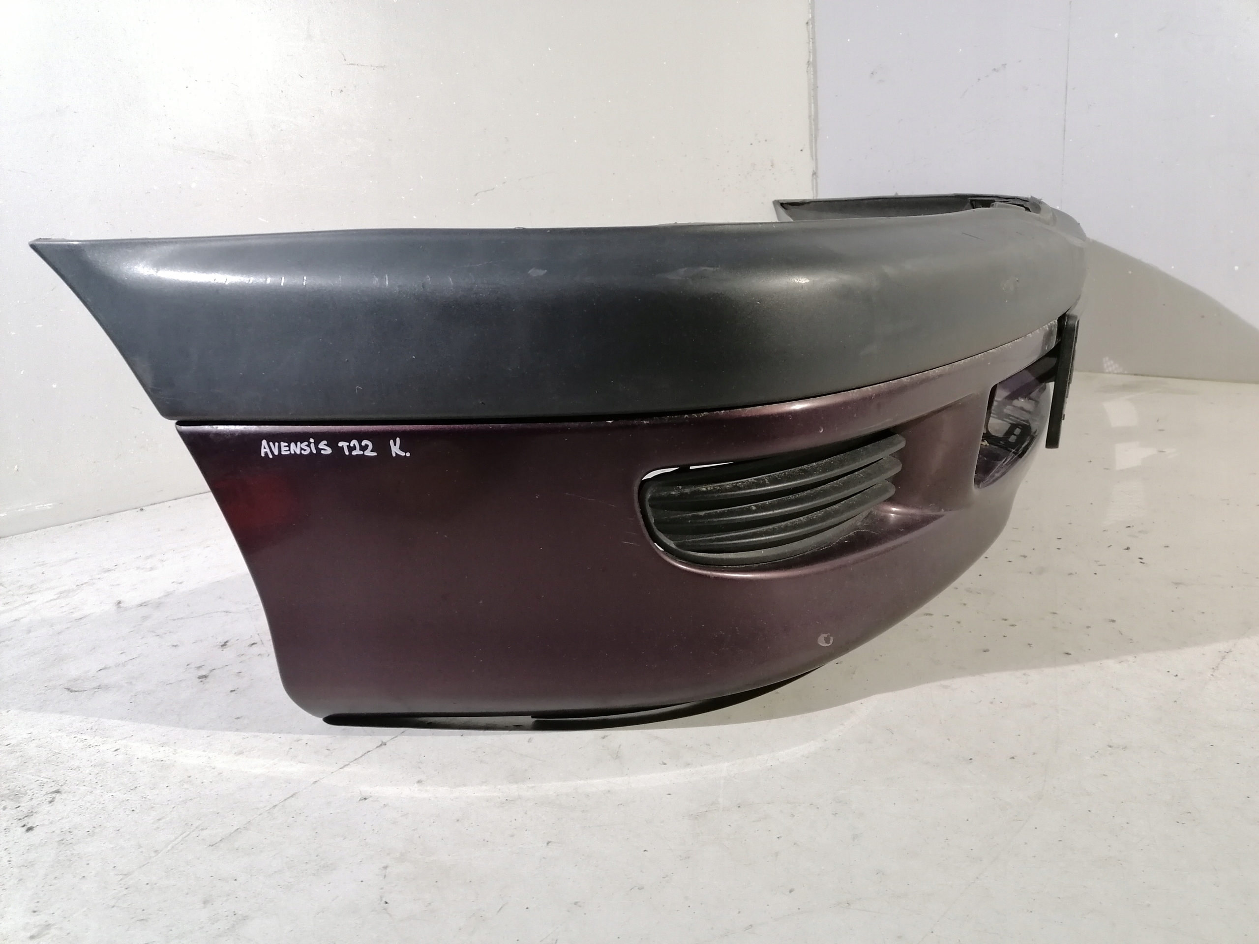 Toyota Avensis and T22 bumper front front