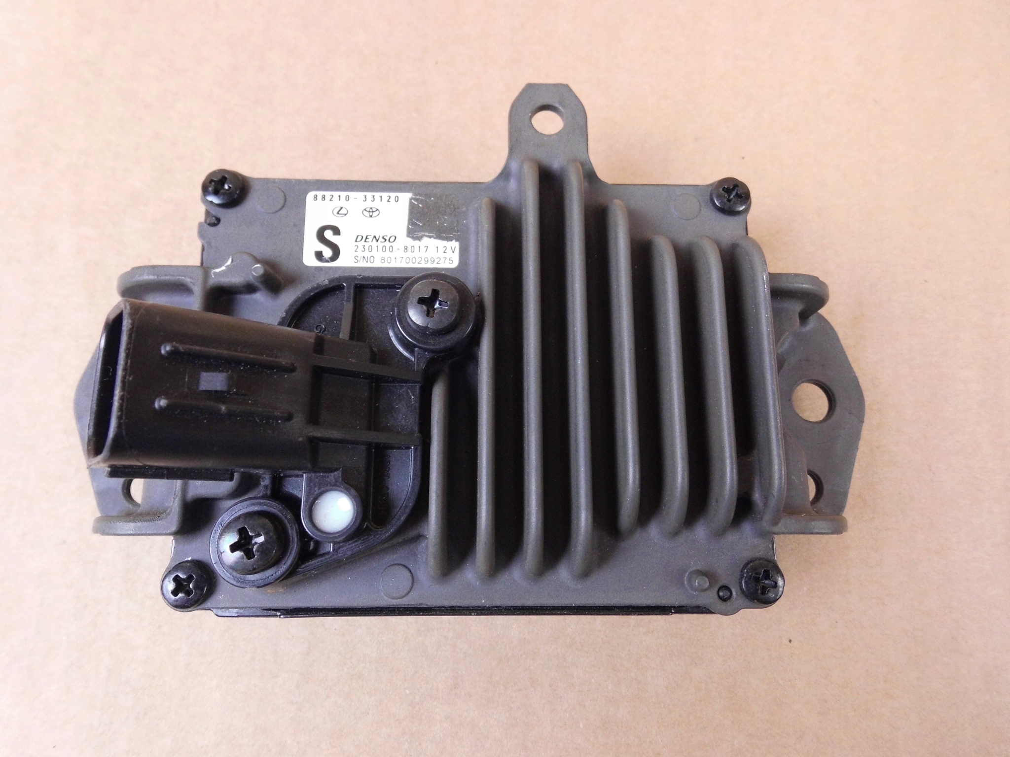 Toyota Lexus sensor odleglosci dystansu modulo distronic 8821033120 >