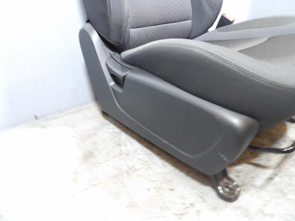 SSANGYONG TIVOLI GRAND Siège Passegers