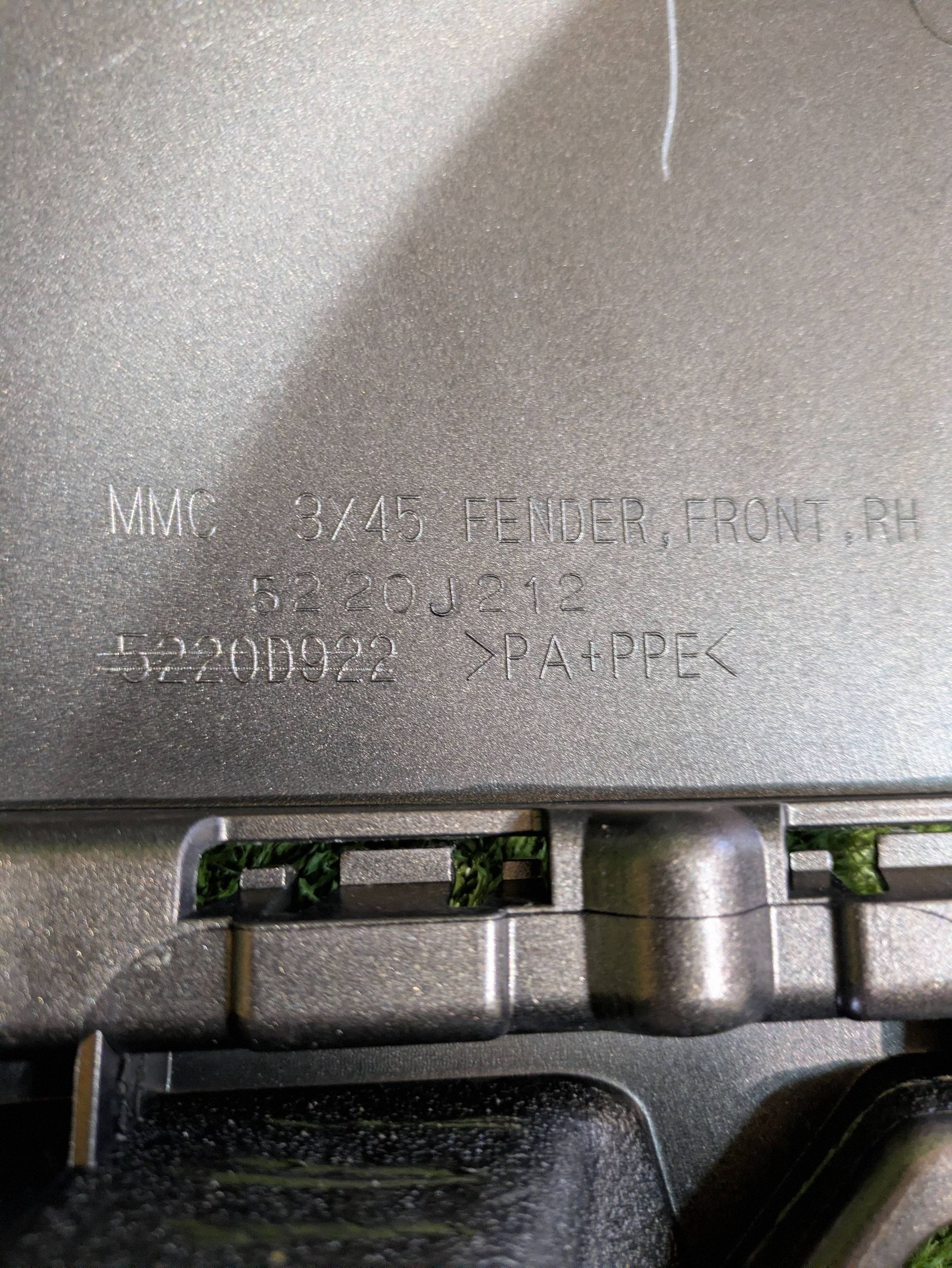 fender front right front MITSUBISHI ASX 10- NR.B663