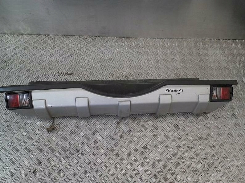 Pajero 4 задний бампер. Pajero 4 задний бампер. Mitsubishi pajero 4 сзади. Мицубиси паджеро 4 защита бампера. Паджеро 4 задний бампер перекраска.