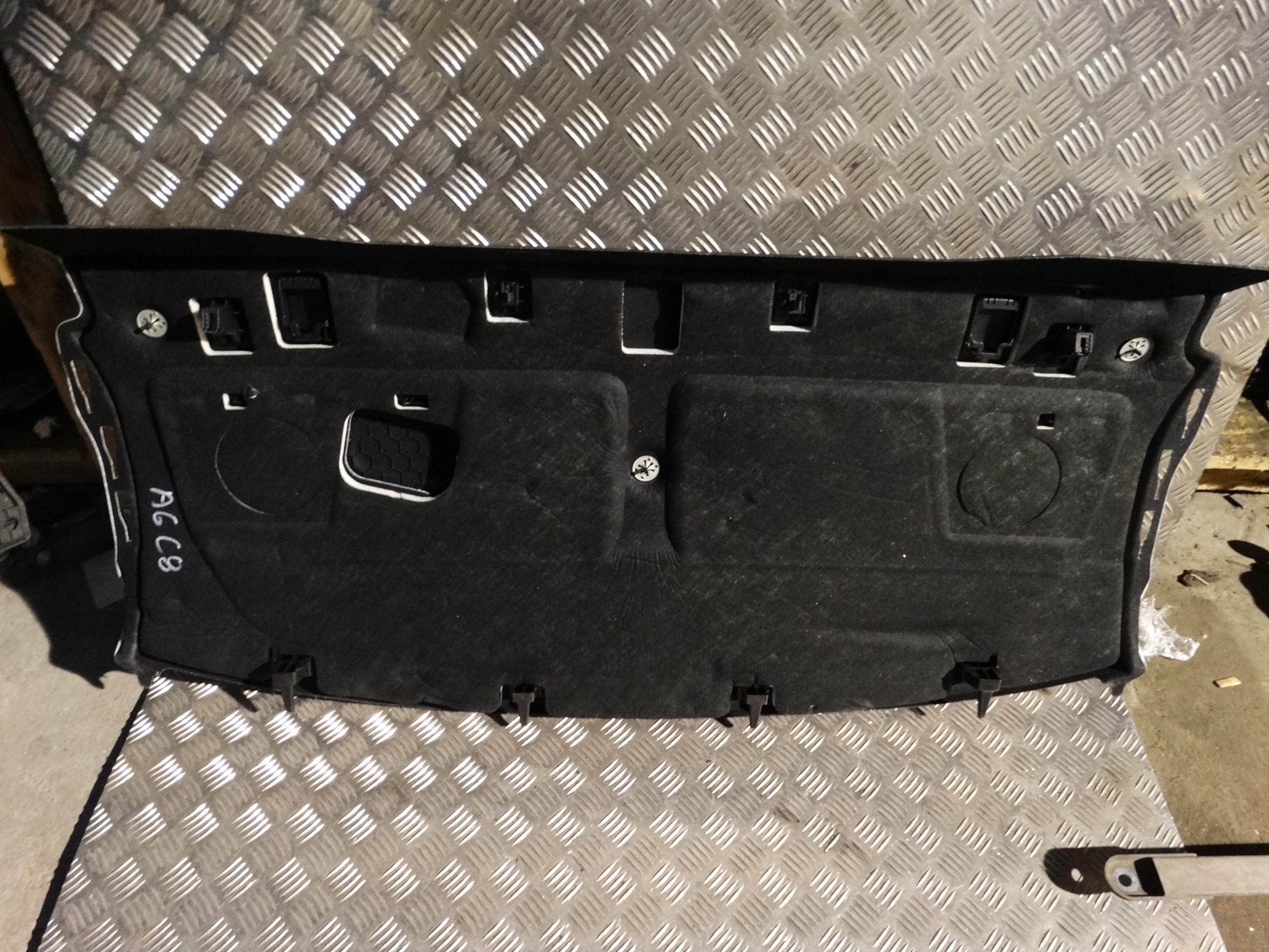 IDEALNA plato rear AUDI A6 C8 sedan 1