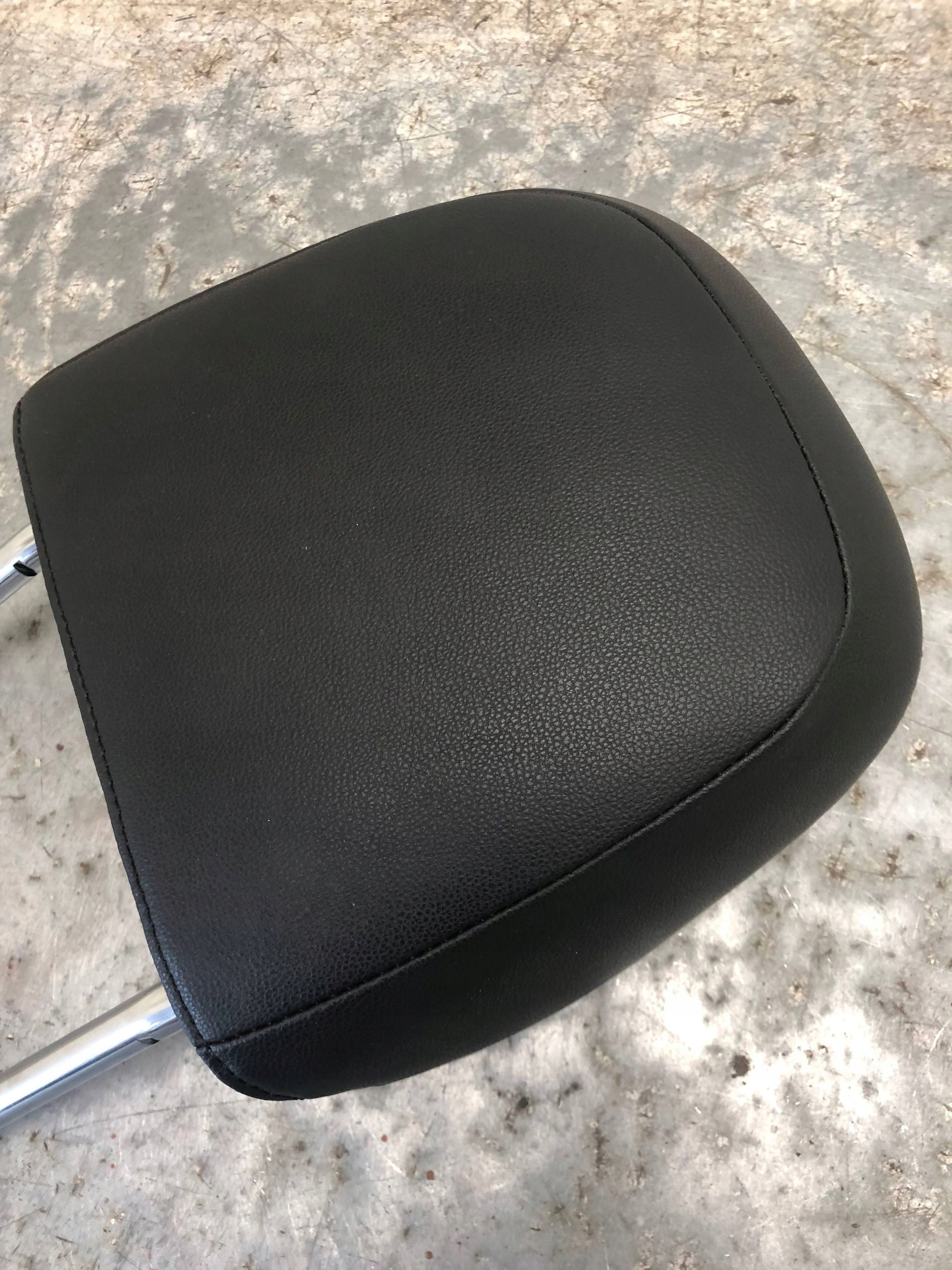 rest seat left front leather VW TOURAN III