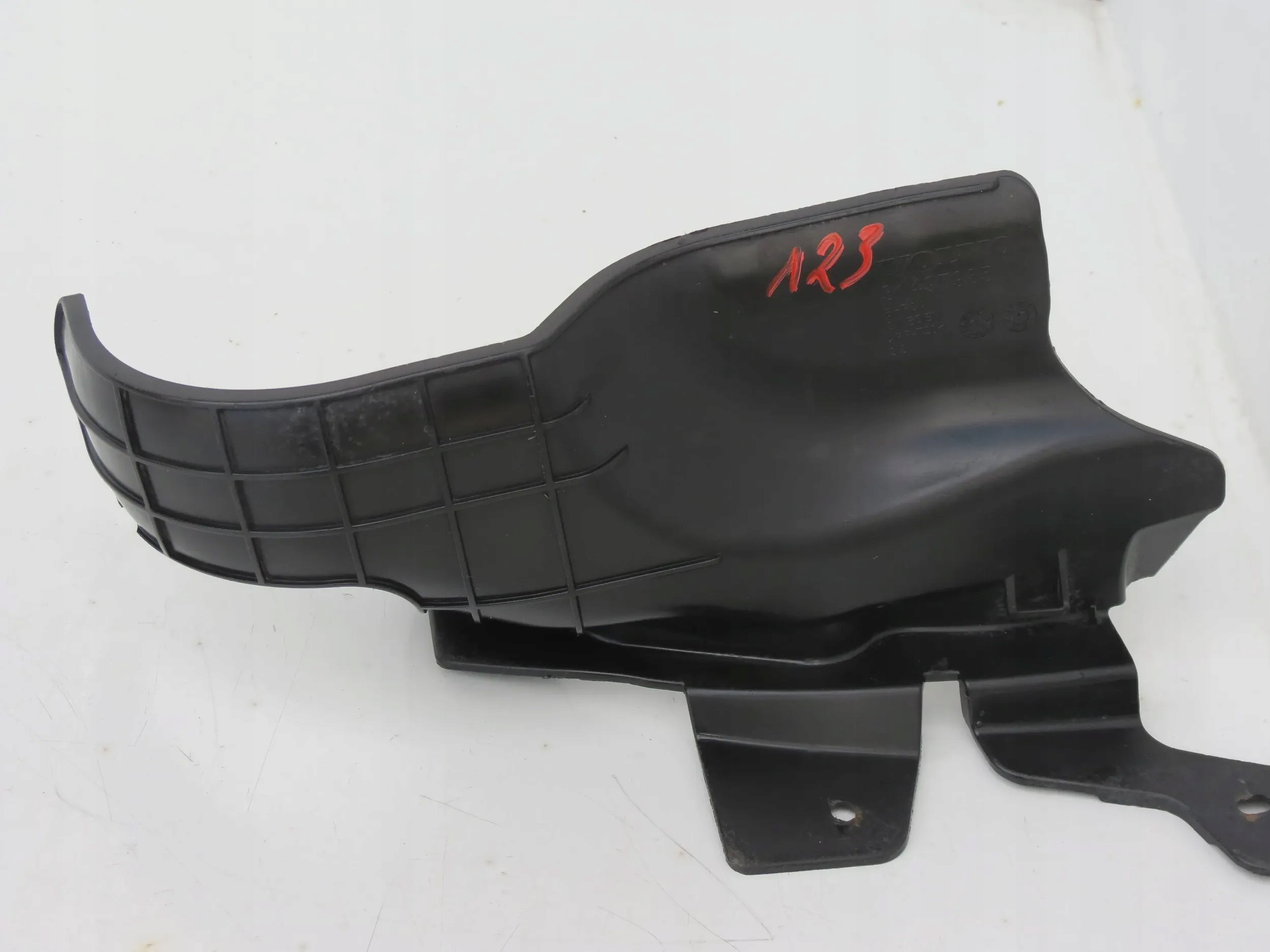 Schmutzfänger Blende Abdeckung VOLVO XC60 II 31497985