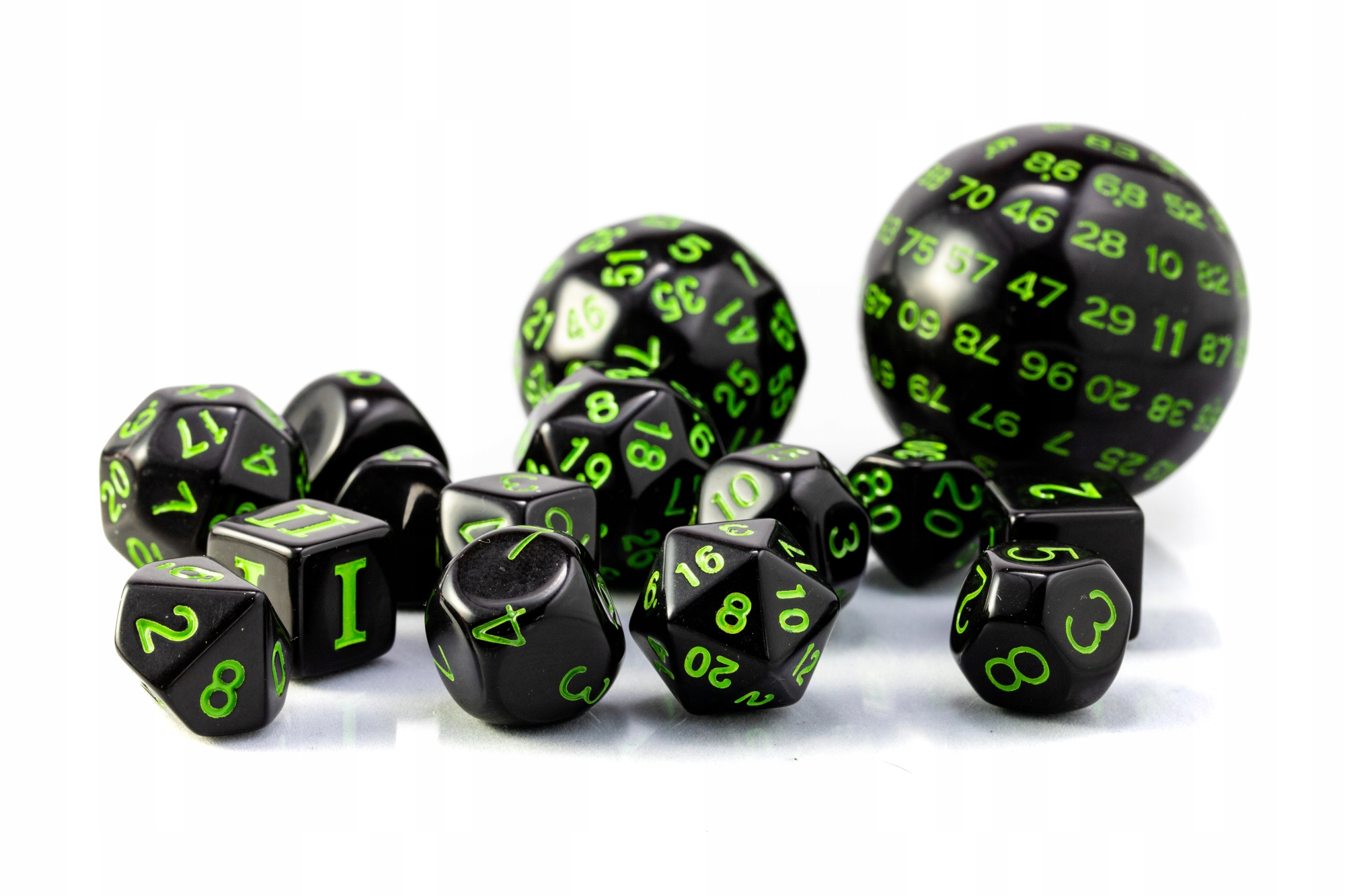 KOSTKI RPG CZARNO-ZIELONY ZESTAW 15 KOŚCI KOSTEK Liczba ścian 4 6 8 10 12 20
