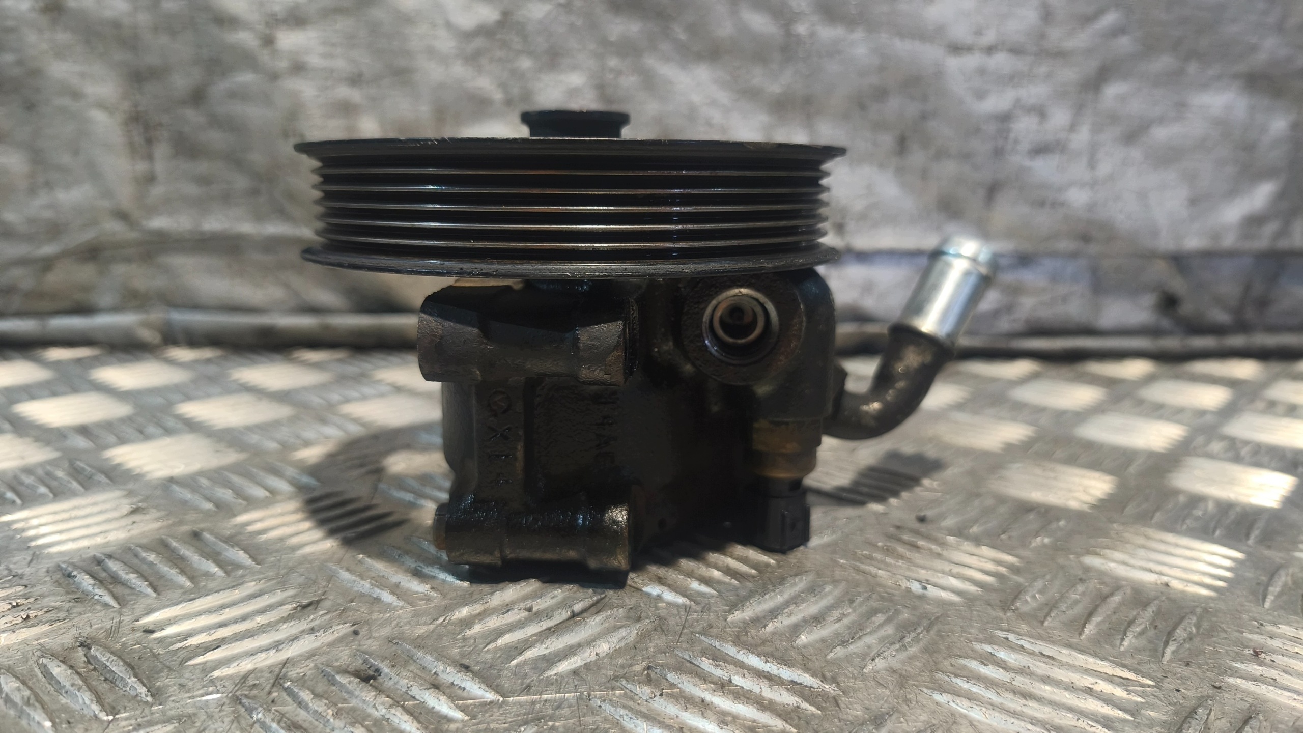 servo pump HBD-KH 4LD1103 MAZDA TRIBUTE 2.3B 2005r