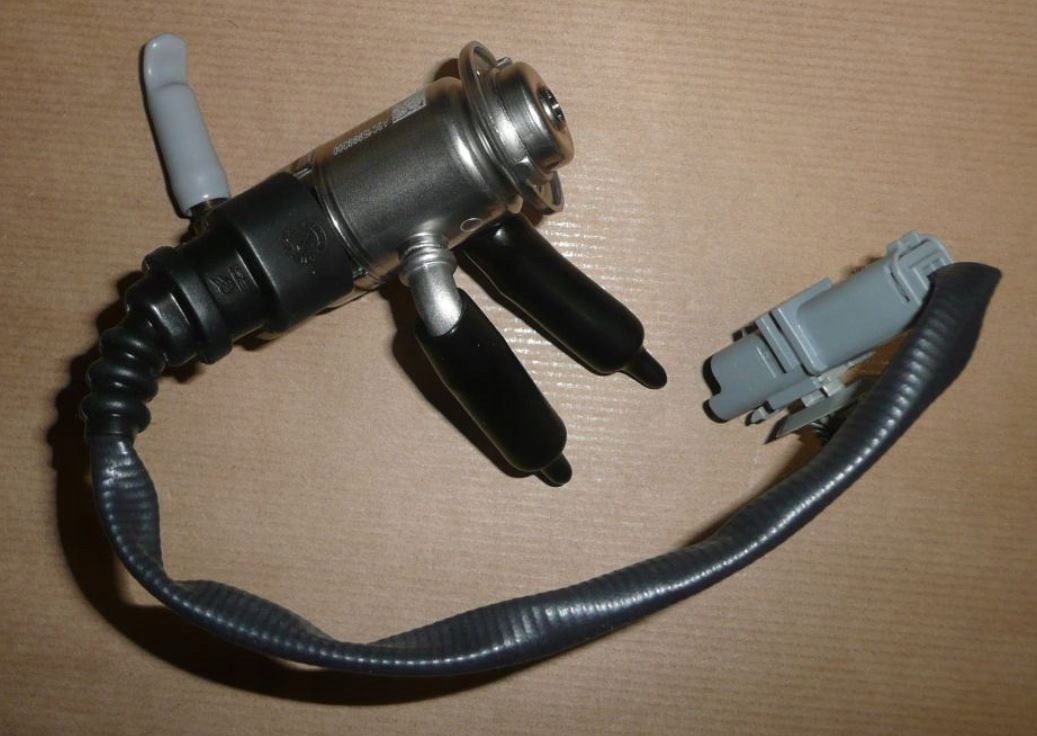форсунка AdBlue r MASTER III 2.3 renault 160726474R