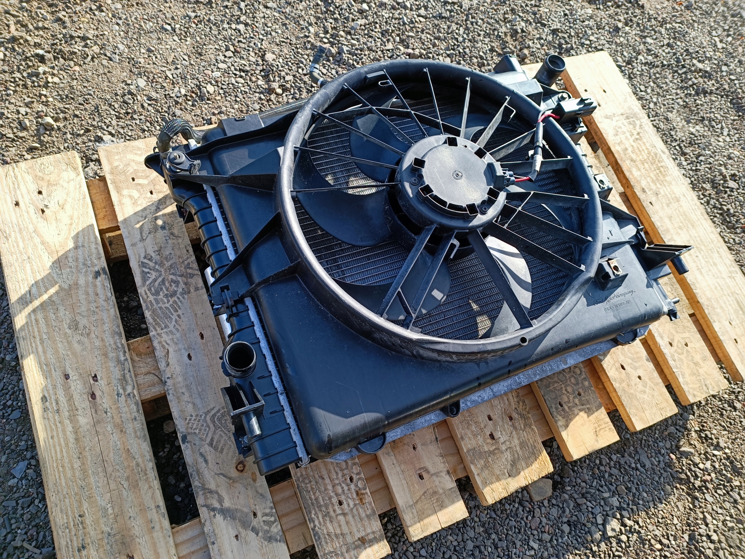 chladiče chladič ventilátor komplet Ford Mustang 2011-2014