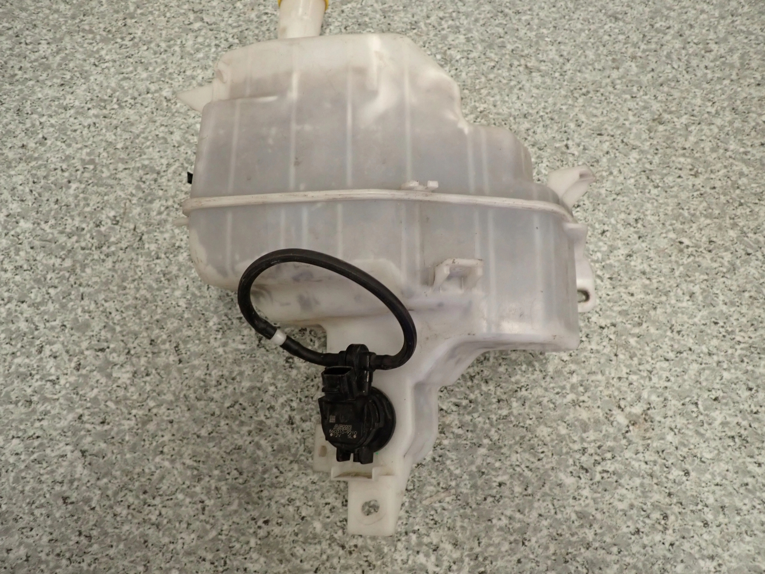 mazda 5 II 10- бачок омывателя