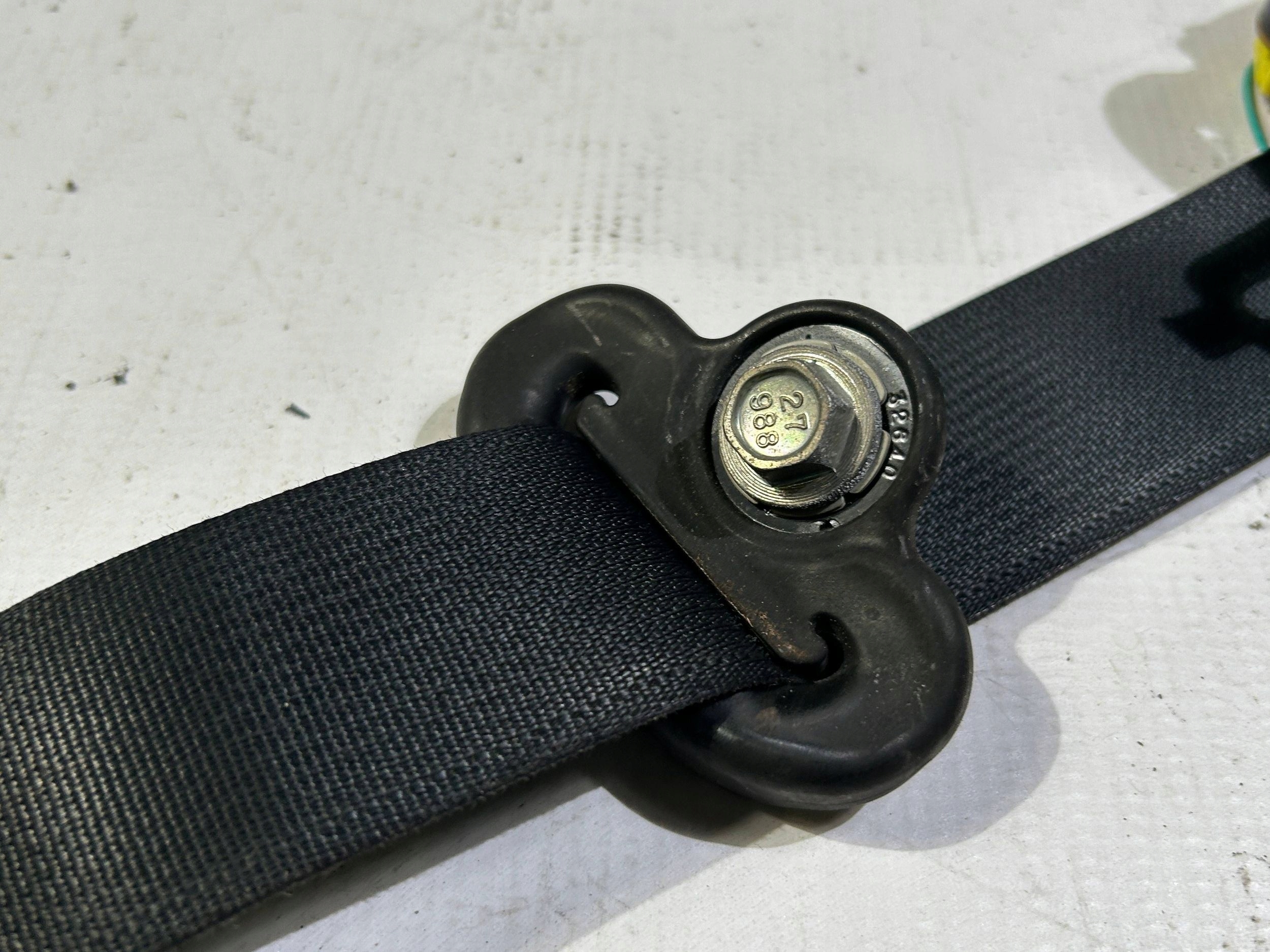 tension belt safety front front left driver´s Nissan Titan 2016r