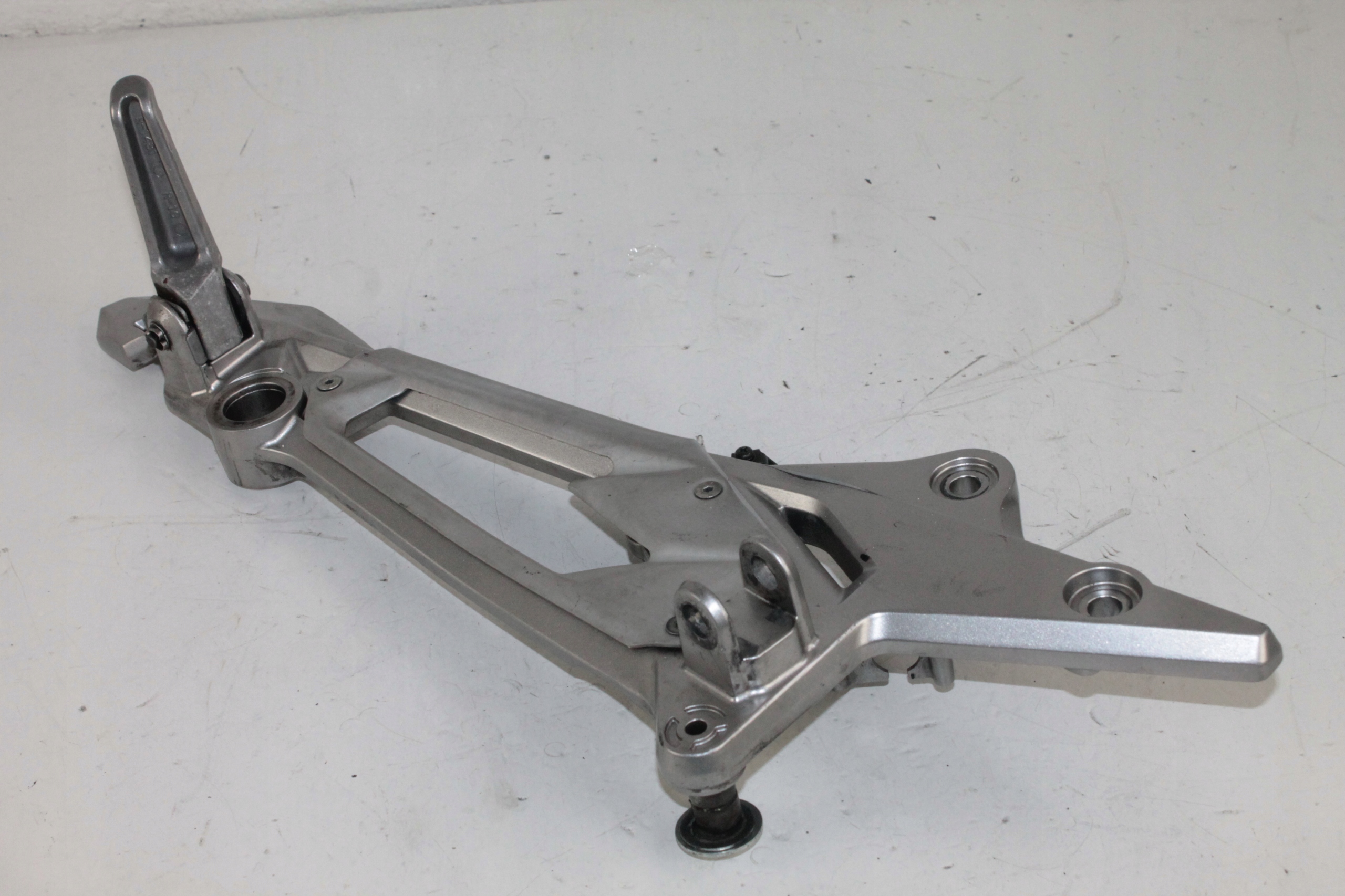 00071 - KAWASAKI Z800 13-18 SET правая подножка