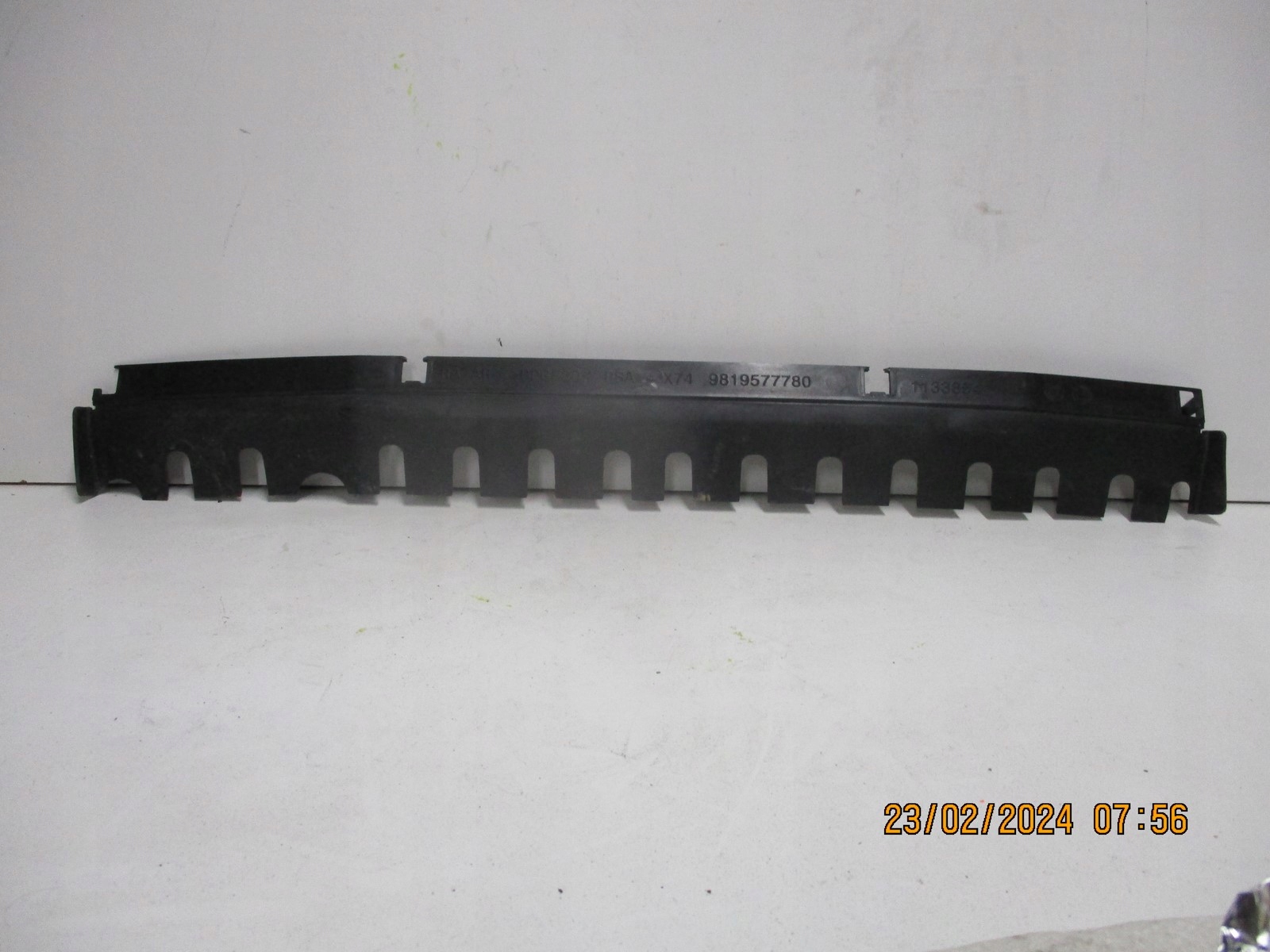 BLENDE ABDECKUNG PEUGEOT 9819577780