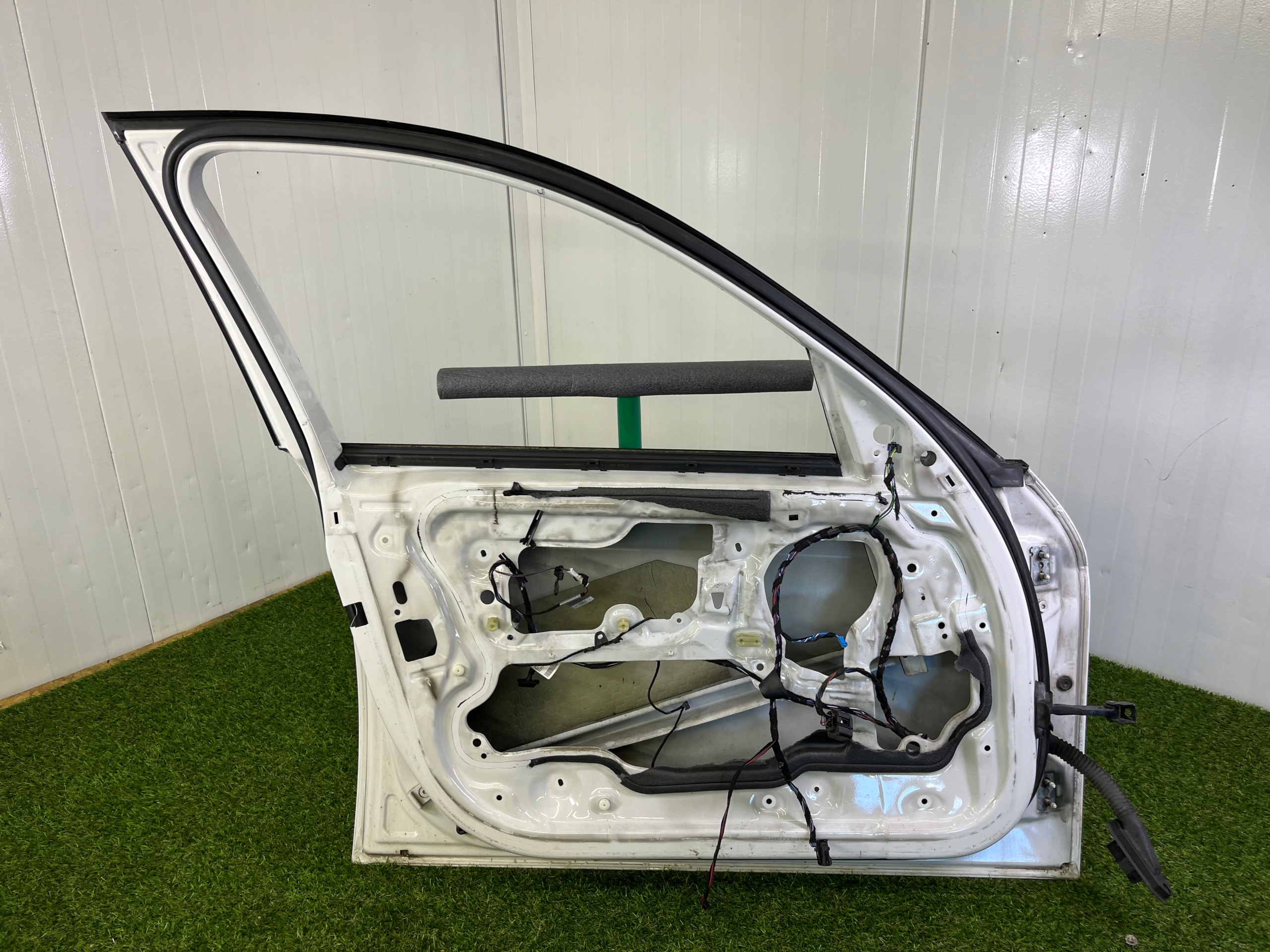door left front LIFT BMW E91 2010 ALPINWEISS 3 (300)