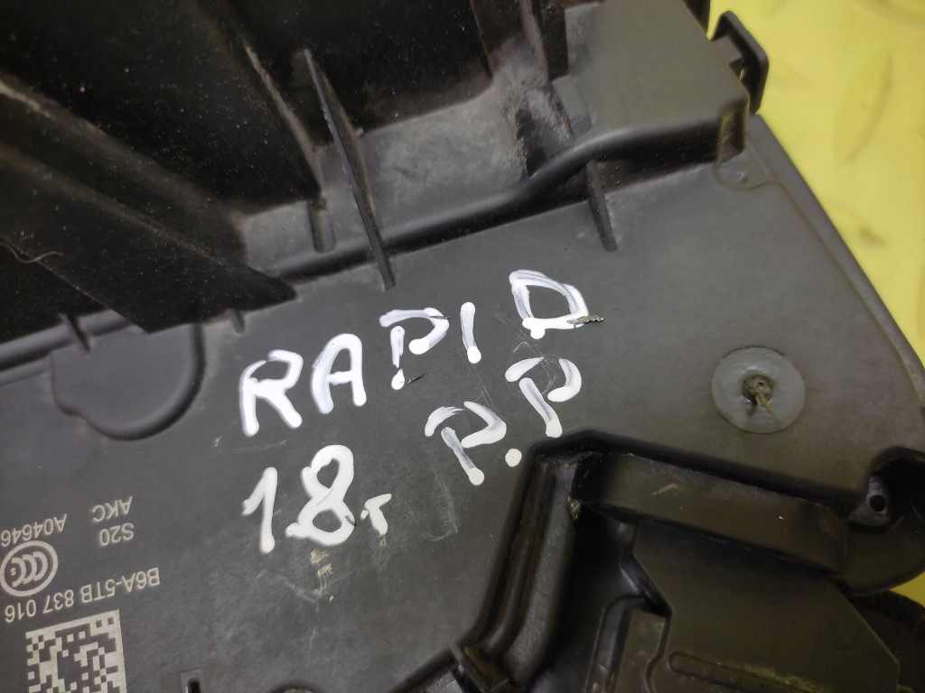 SKODA RAPID II lock front right B6A5TB837016A