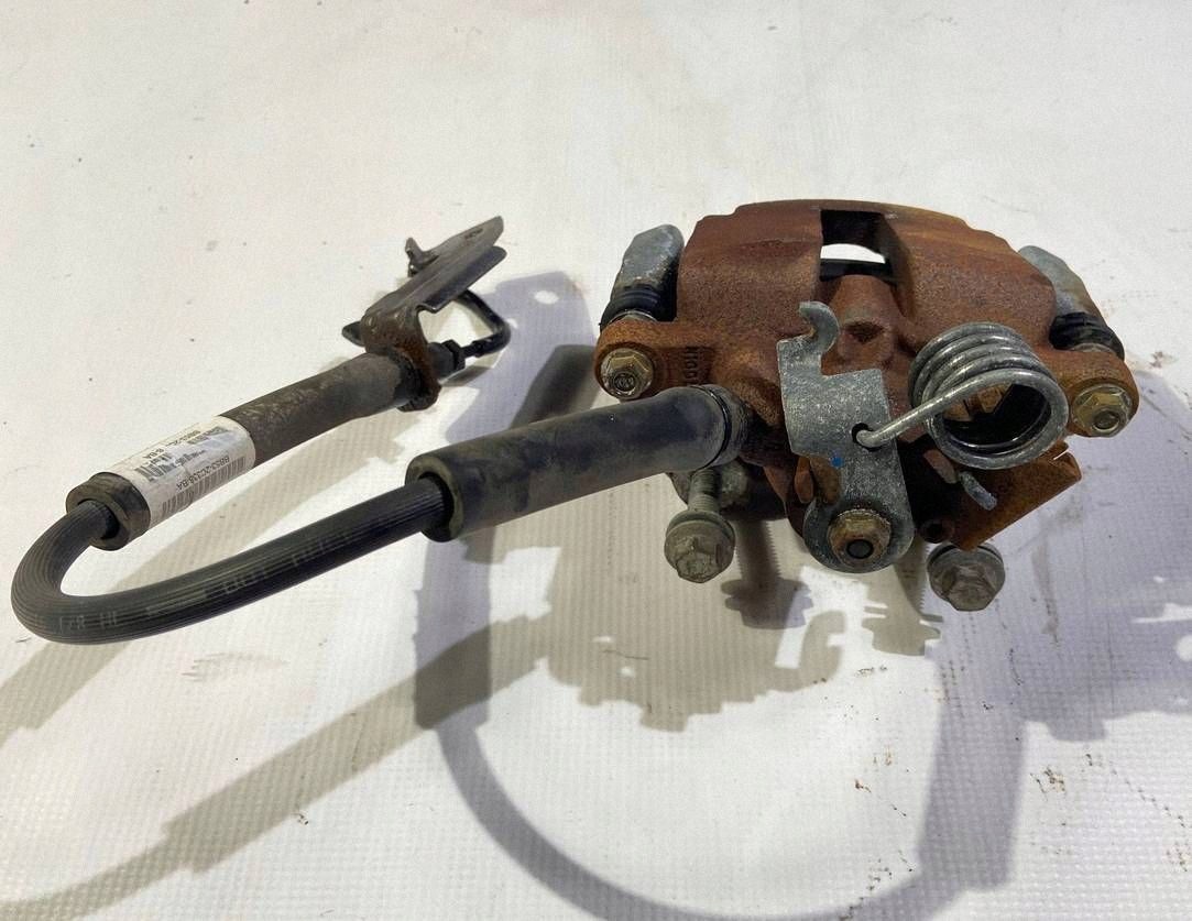 caliper brakes brake rear part rear left Ford Flex Explorer 2016
