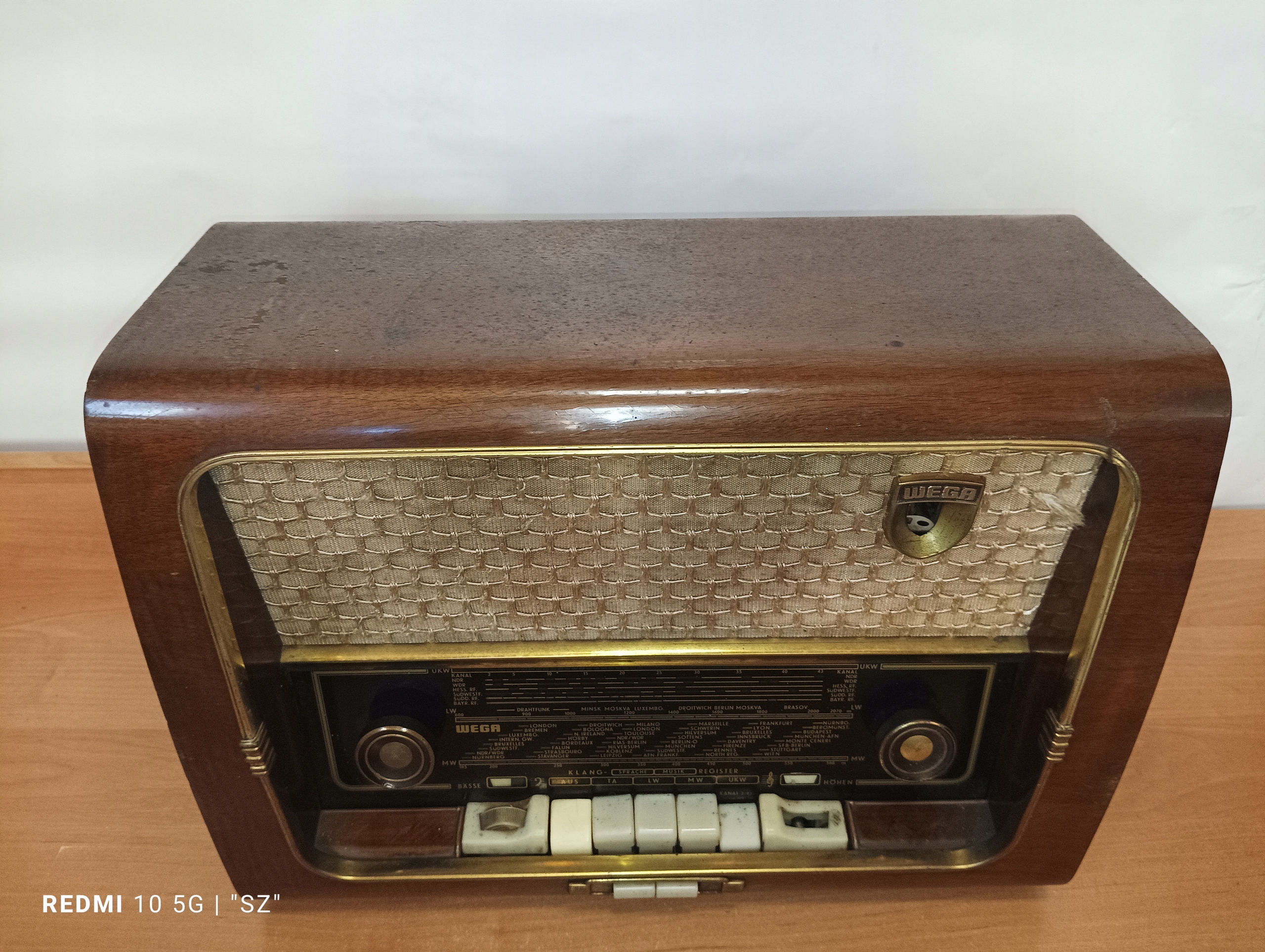 WEGA 201 - Nr 230516 - 1956/1957 -WEGA RADIO STUTTGART - RADIO LAMPOWE -NSP