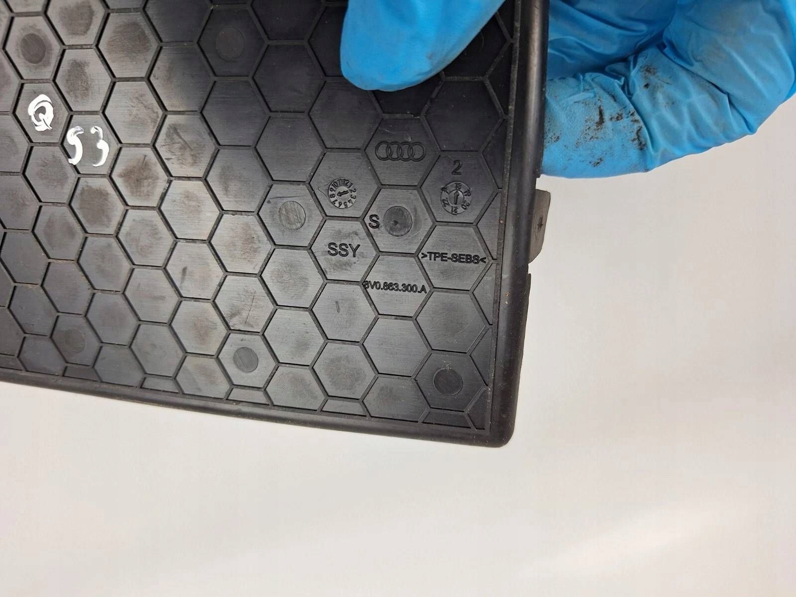 Audi A3 S3 8V 2014 бардачок консоль средняя