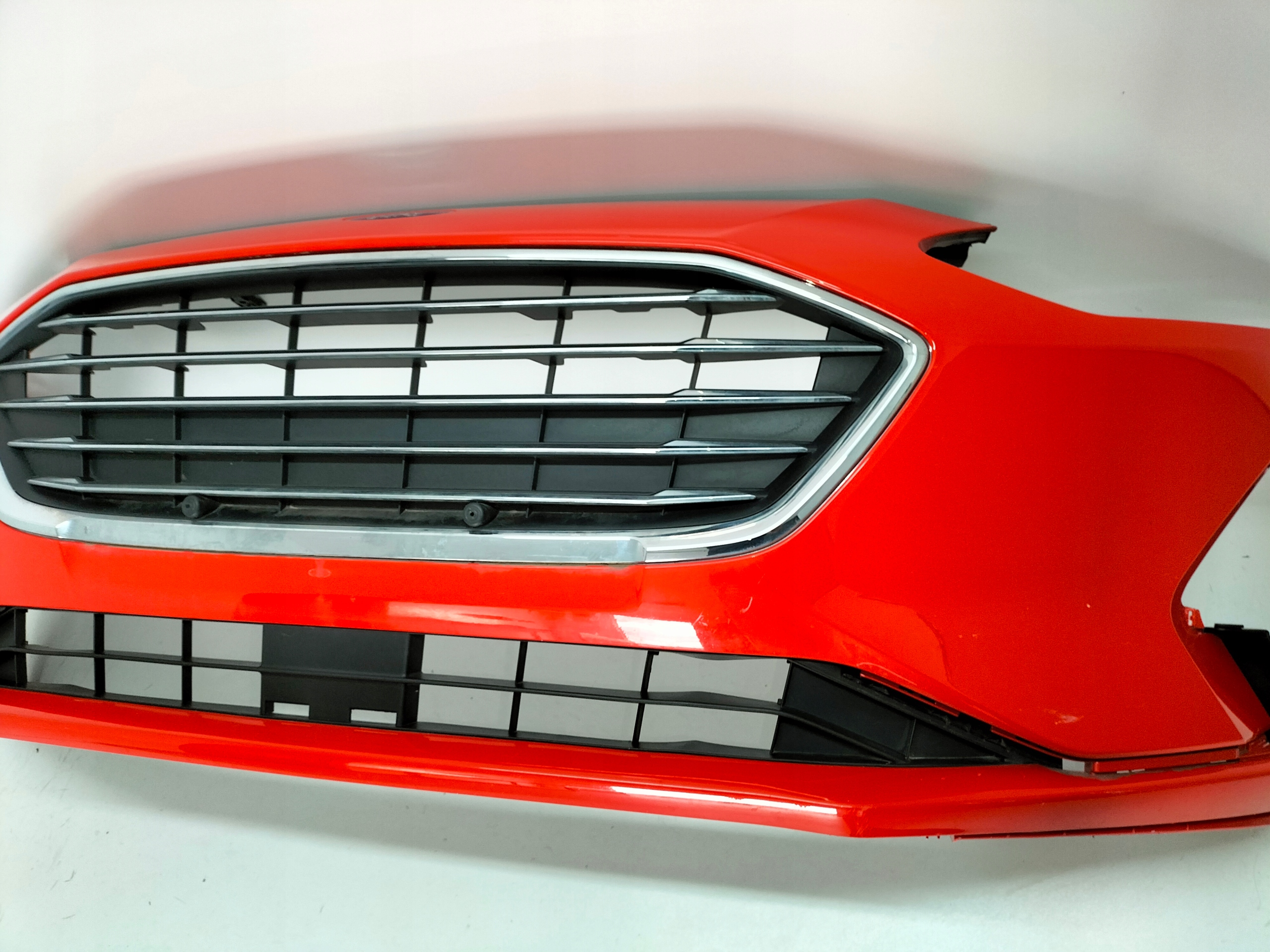FRONTSTOSSSTANGE VORNE FORD FOCUS MK4 18
