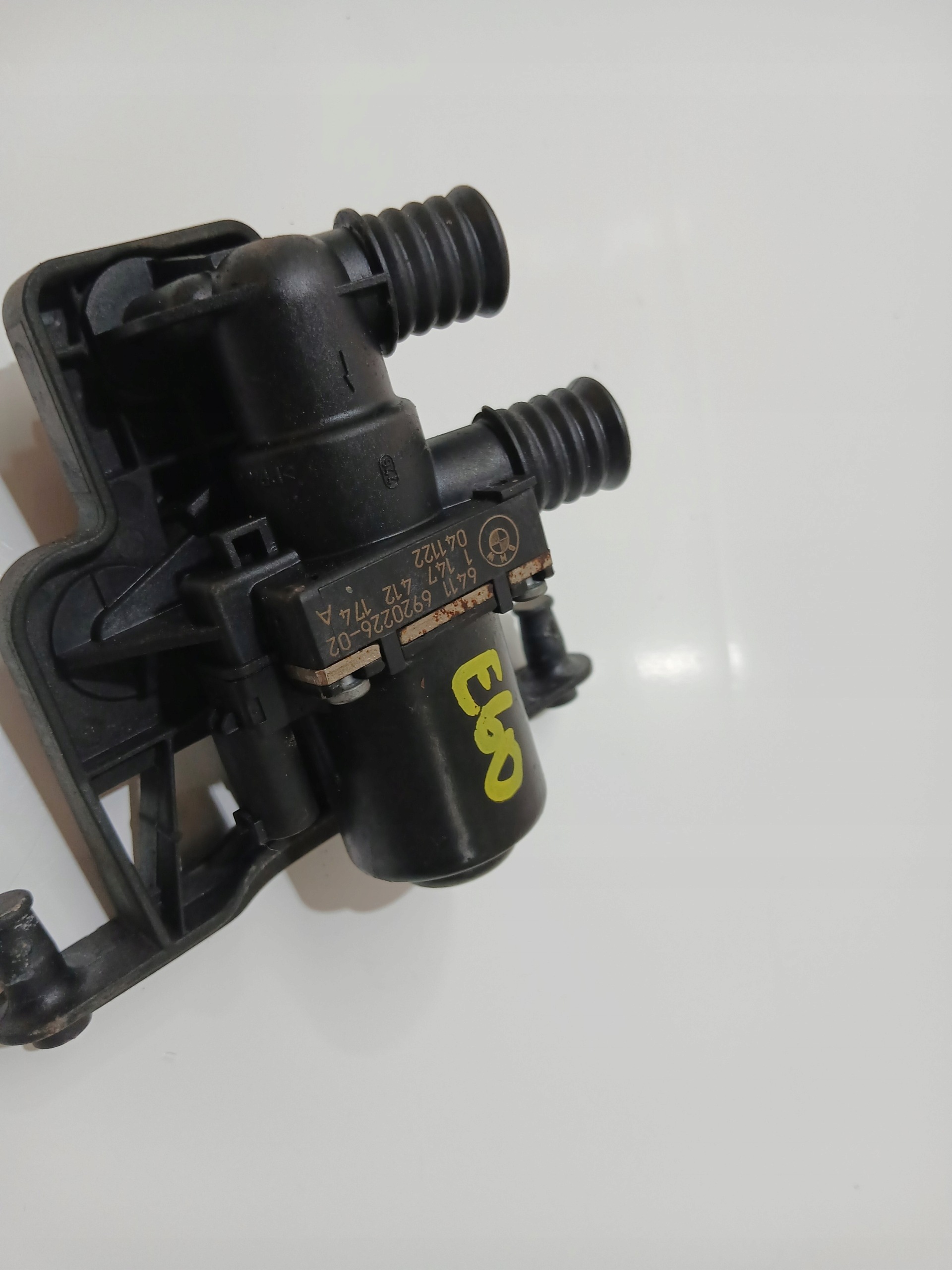 BMW 5 elektroventil pumpa vode E60 E61 LCI 6920226