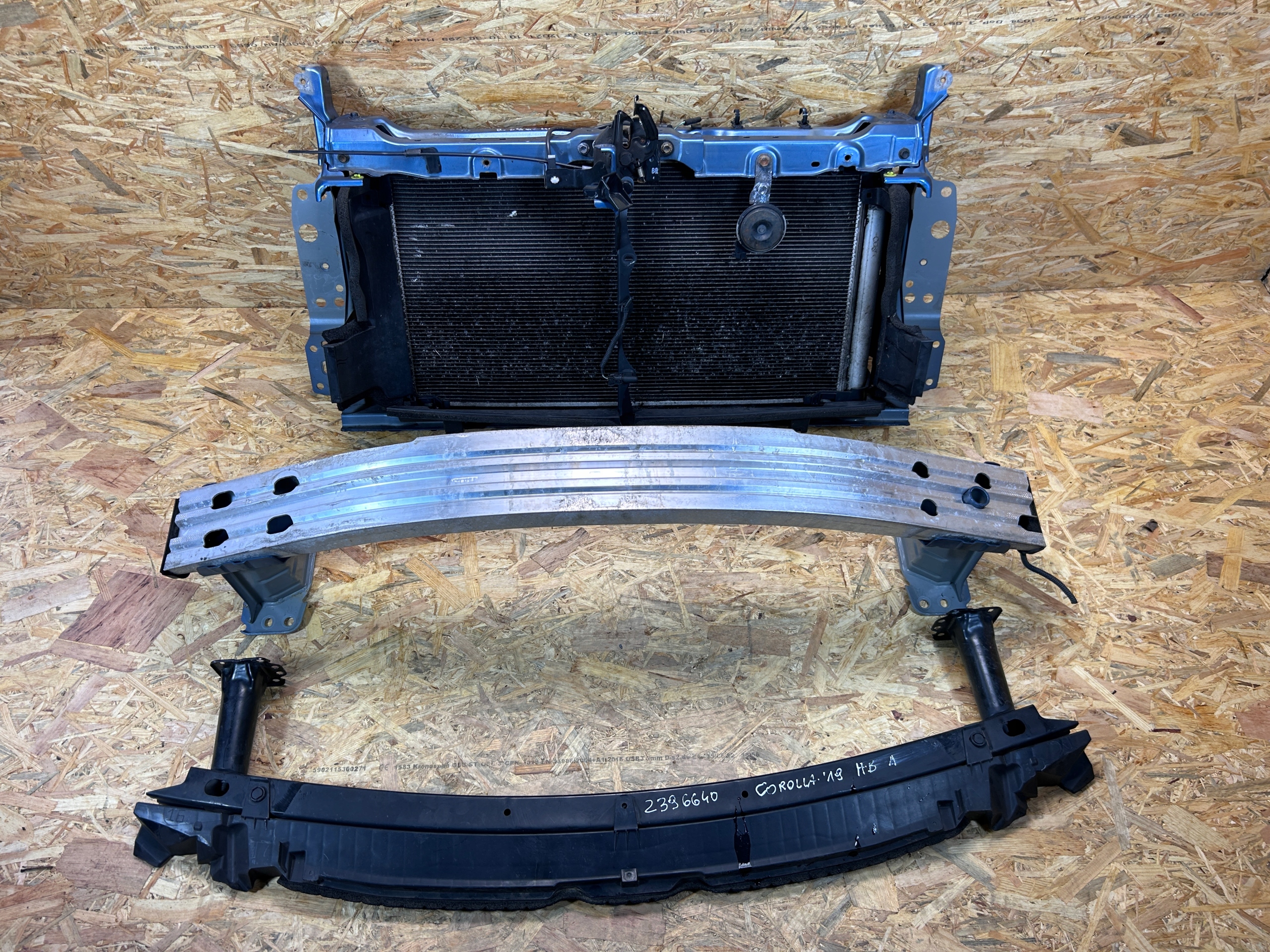PAS PRZEDNI WZMOCNIENIE CHŁODNICE BELKA TOYOTA COROLLA XII E21 1.8H 2018-