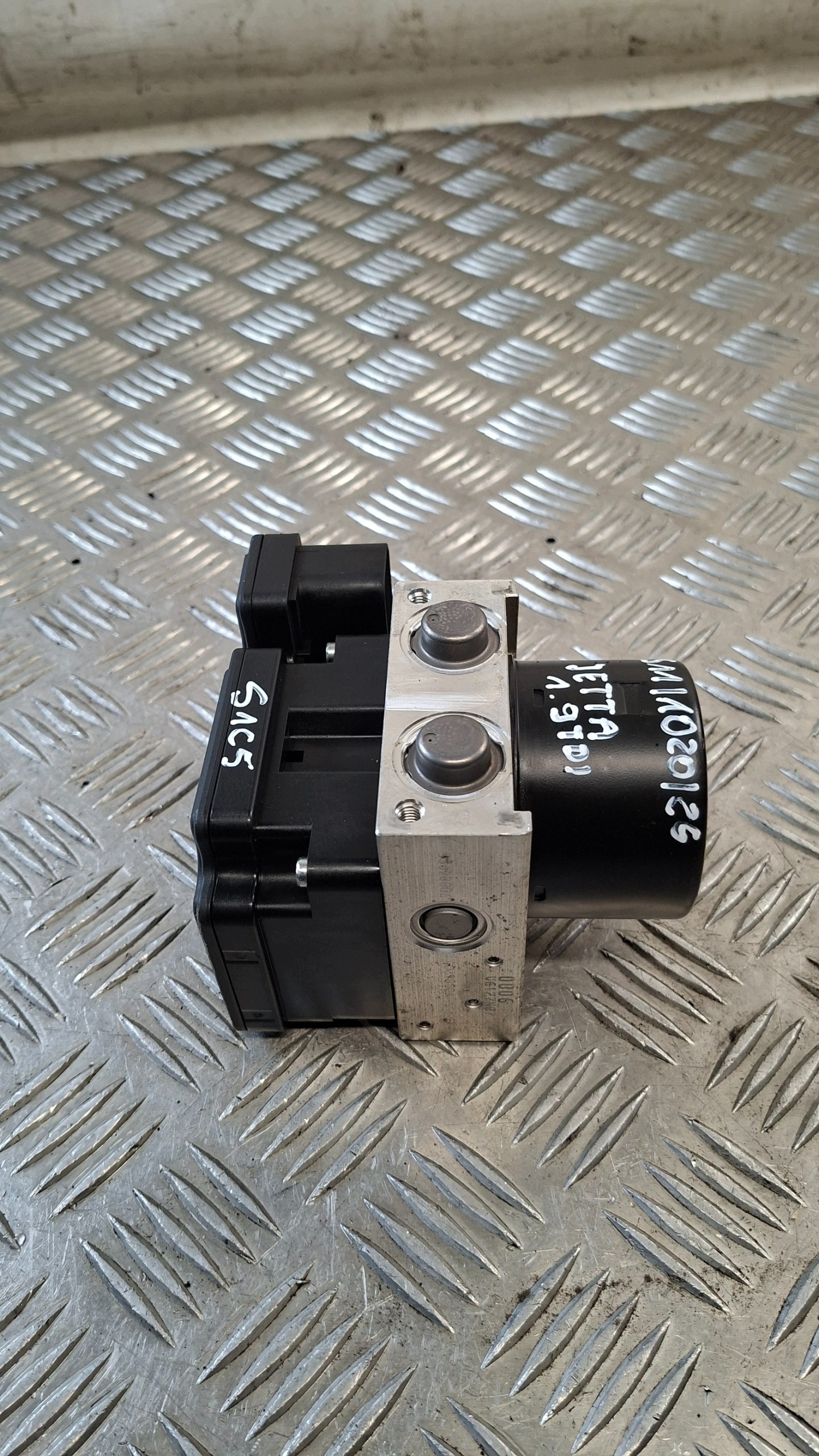 pump ABS VW JETTA 1.9TDI