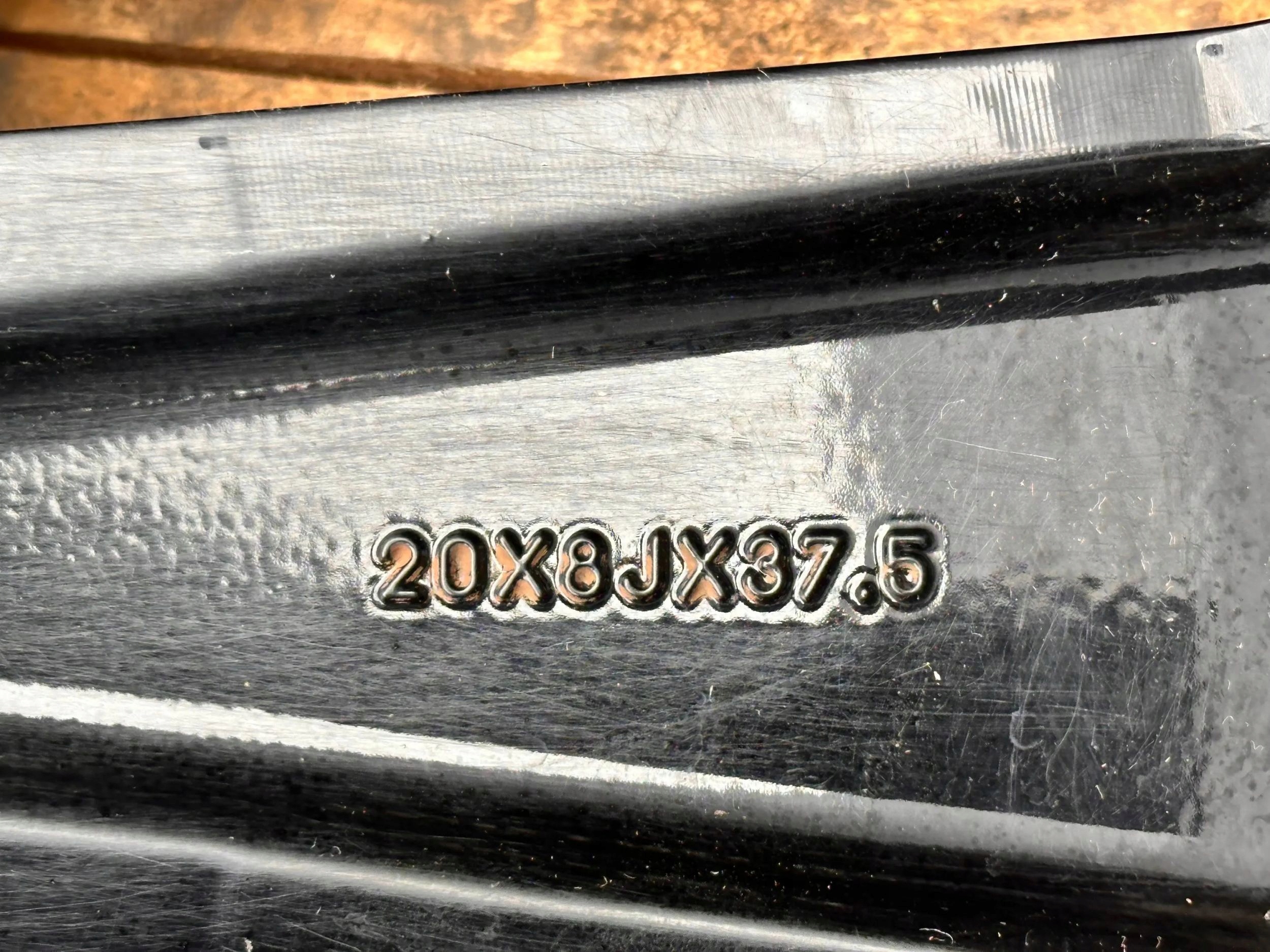 kolo kola disk disk 20" 255/55/20 20x8jx37.5 Ford Explorer 2020+