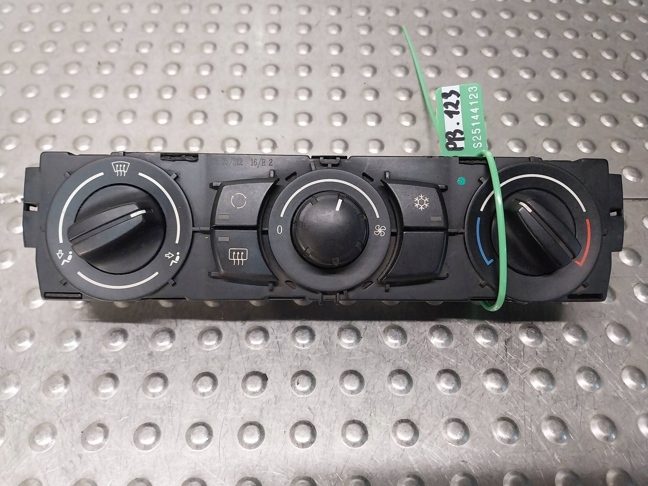 PANEL klímy klimatizácii elektrický 6960860 BMW E81 E82 E87 E88 E90 E91 E92