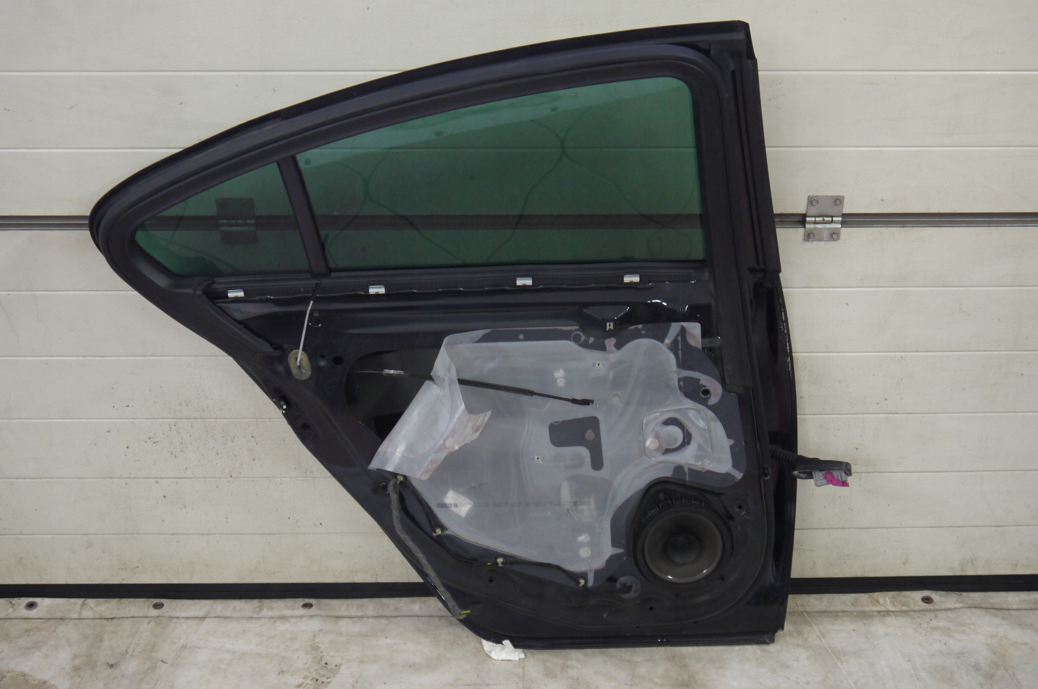 Drzwi lewy tył tylne Opel Insignia A HB Z22C Numer katalogowy części Z22C