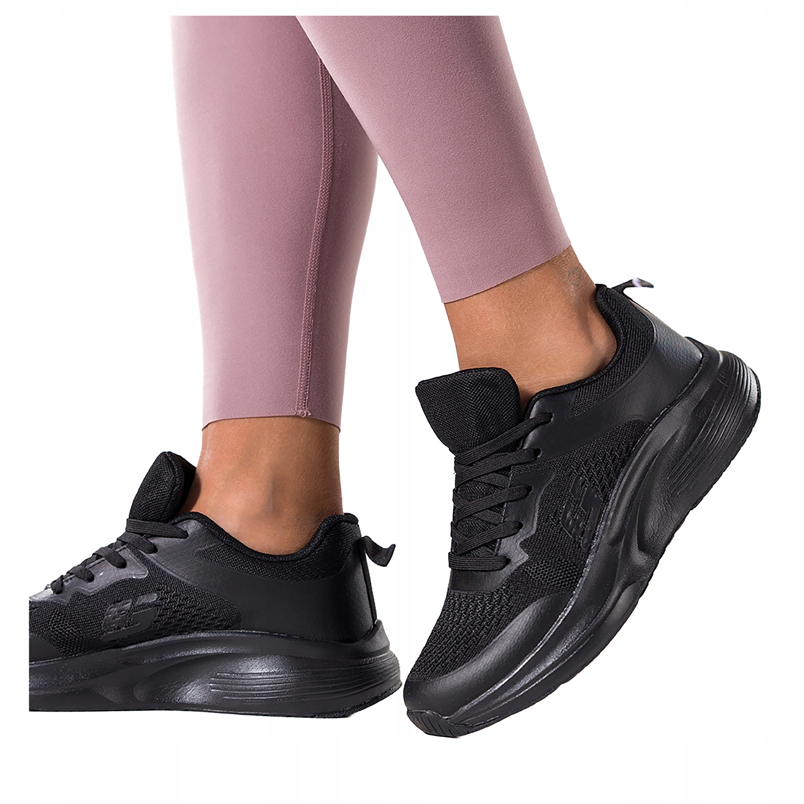 Černé dámské tenisky na Trénink se šněrováním na sportovní platformě, velikost 39