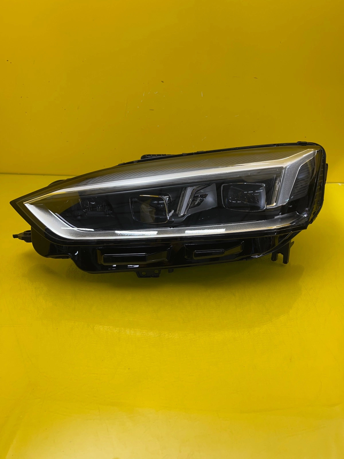 light left front Audi A5 S5 RS5 8W Full Led Matrix 8W6941035