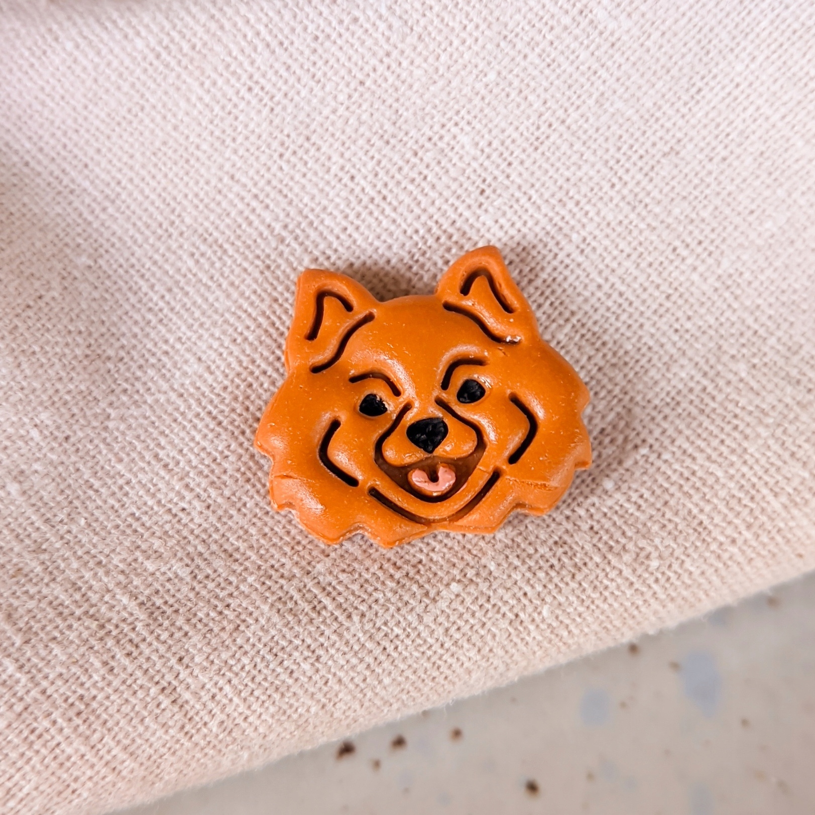 Pin připínáček pomeranian špicový miniaturní brož s pejskem a psem boho