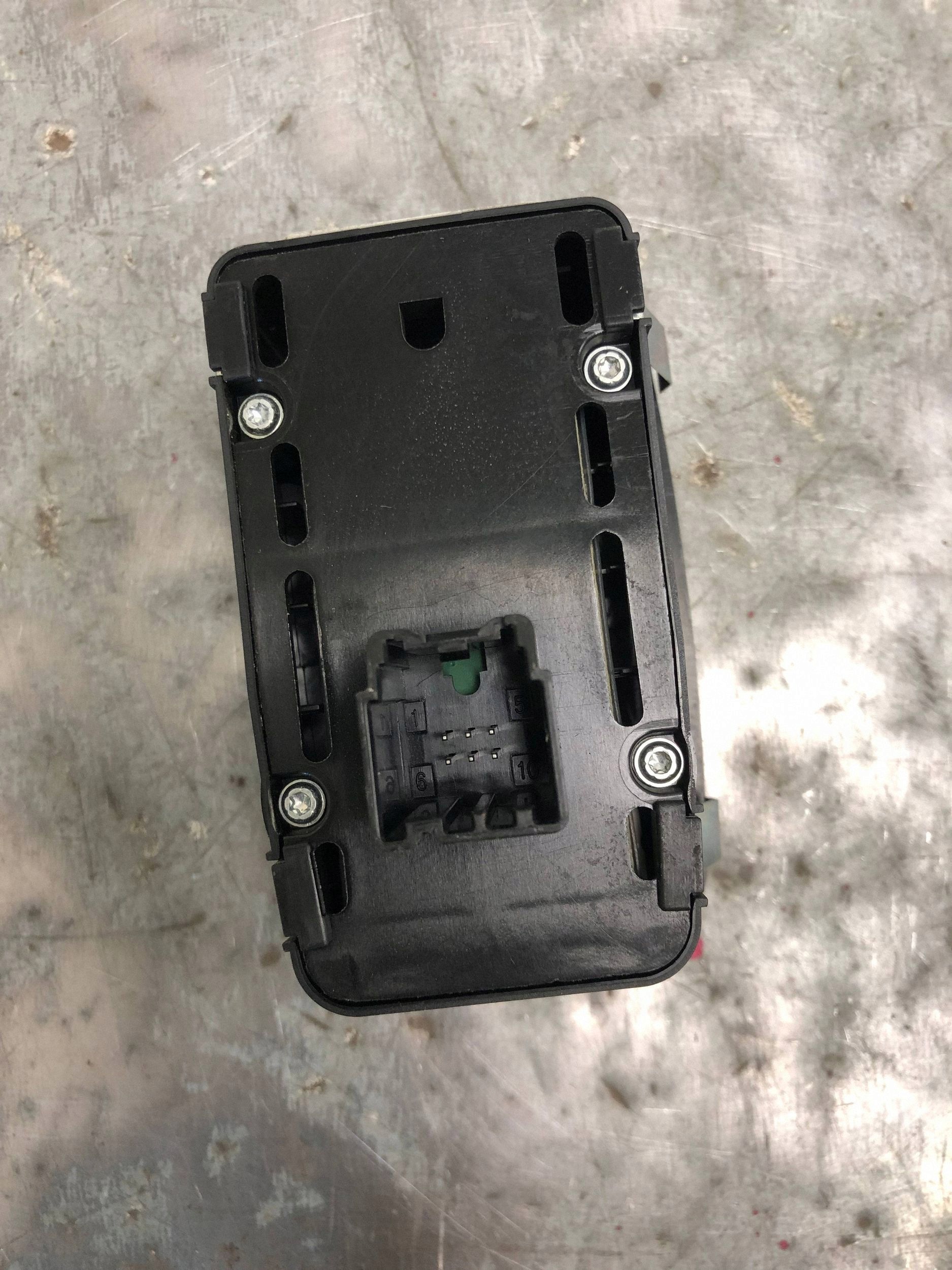 button window control switch left rear part MASERATI QUATTROPORTE VI 670013822