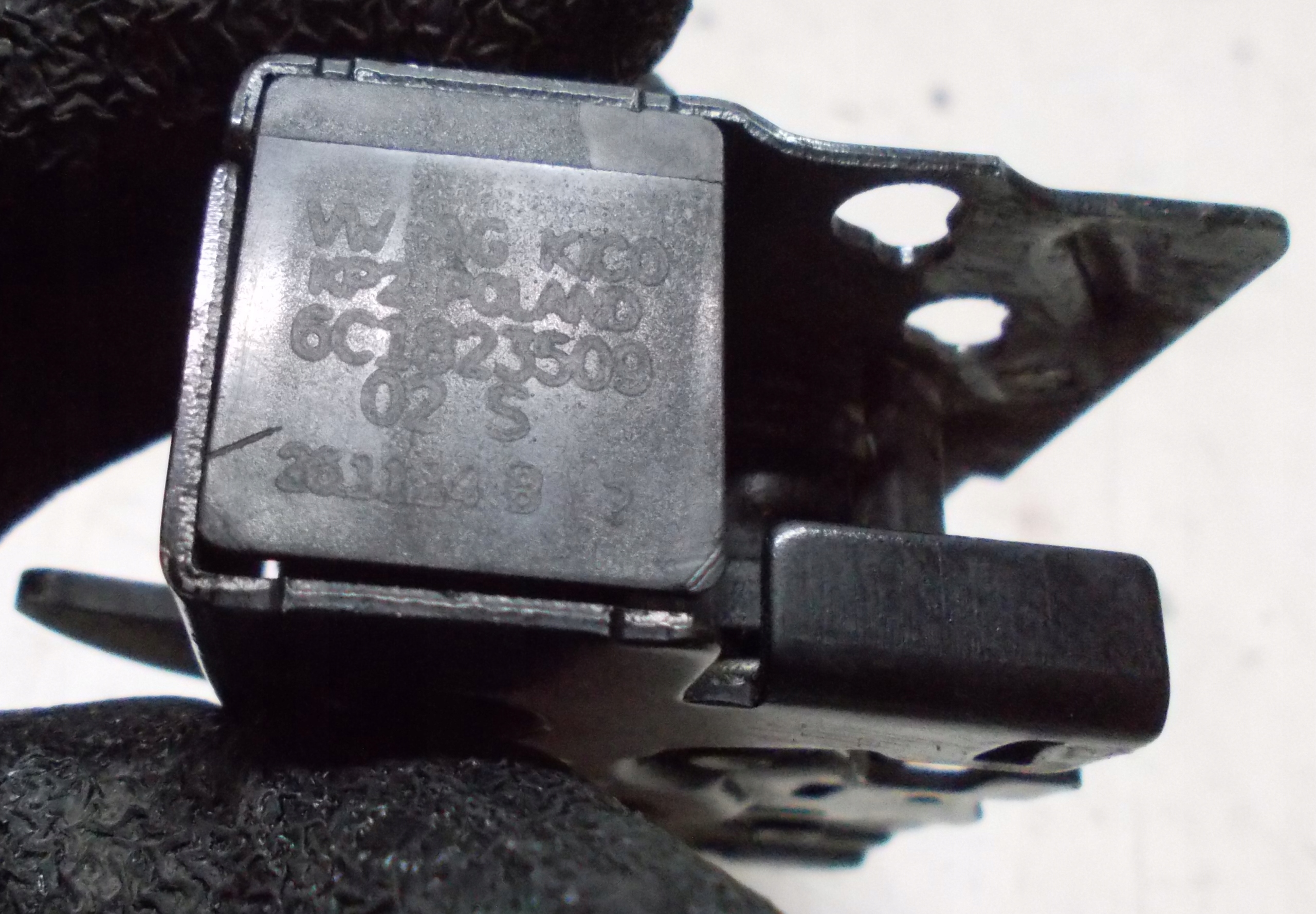 VW POLO 6R 1.2 TSI 14R bonnet latch lock 6C1823509