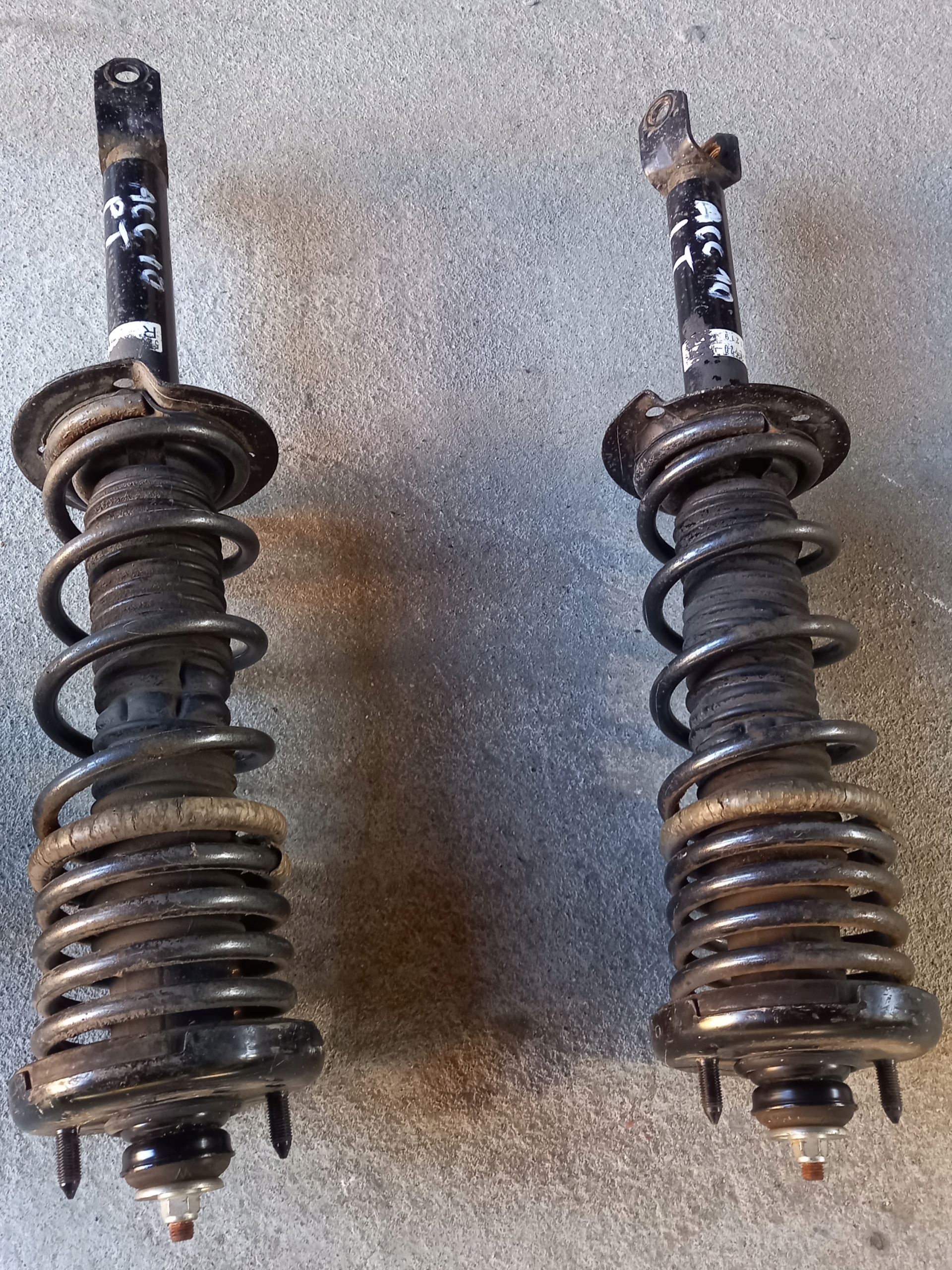 АМОРТИЗАТОР МАКПЕРСОН СПРЕДЫ ЛЕВЫЙ ПРАВЫЙ ЗАД. HONDA ACCORD VIII 2.4 TYPE S