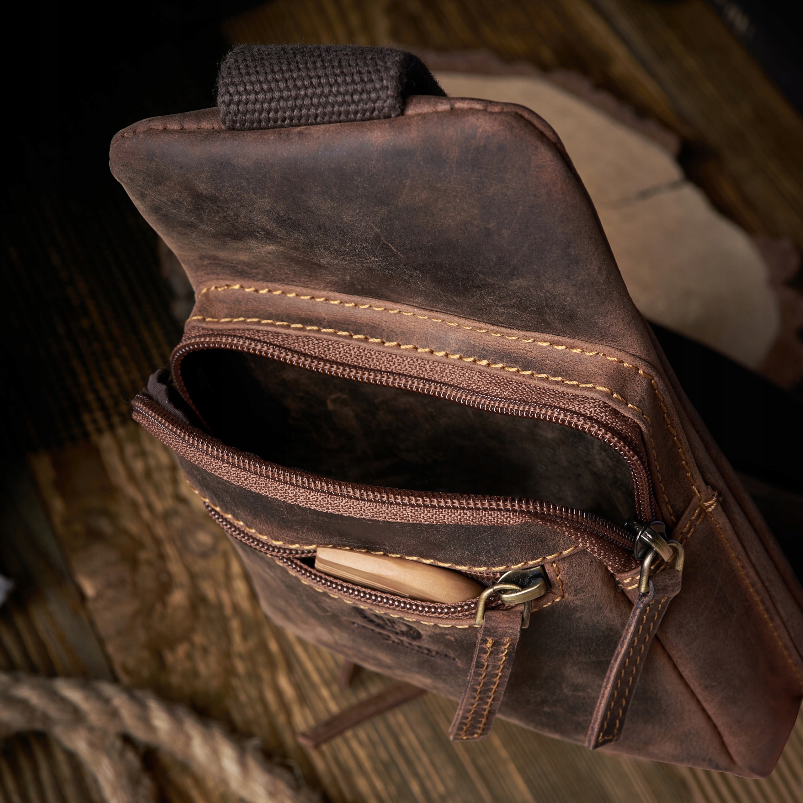 Plecak Skórzany Męski Na Jedno Ramię PAOLO PERUZZI, Vintage Młodzieżowy Kolor brązowy