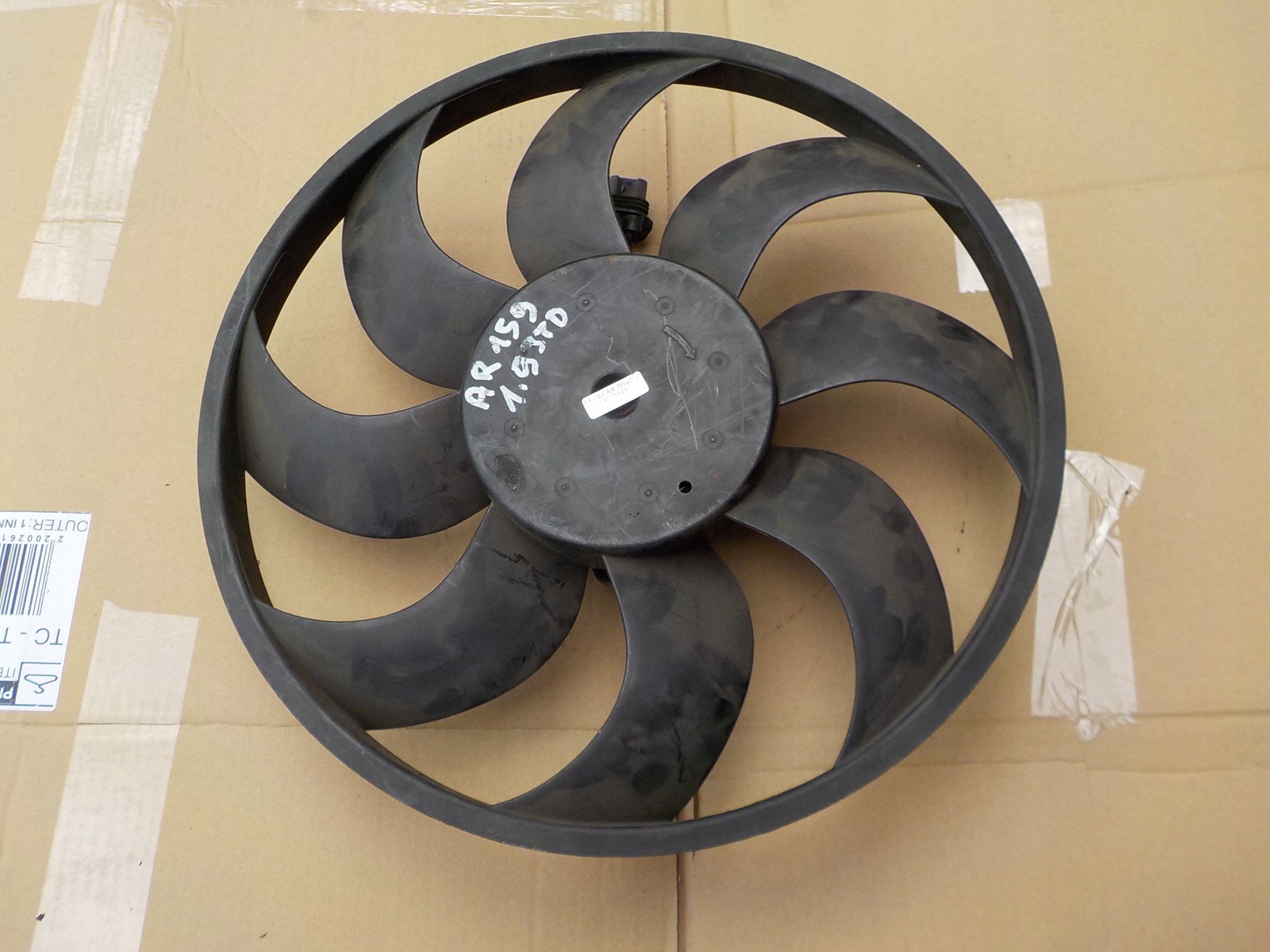 ventilátor chladiče alfa romeo 159 1,9 jtd
