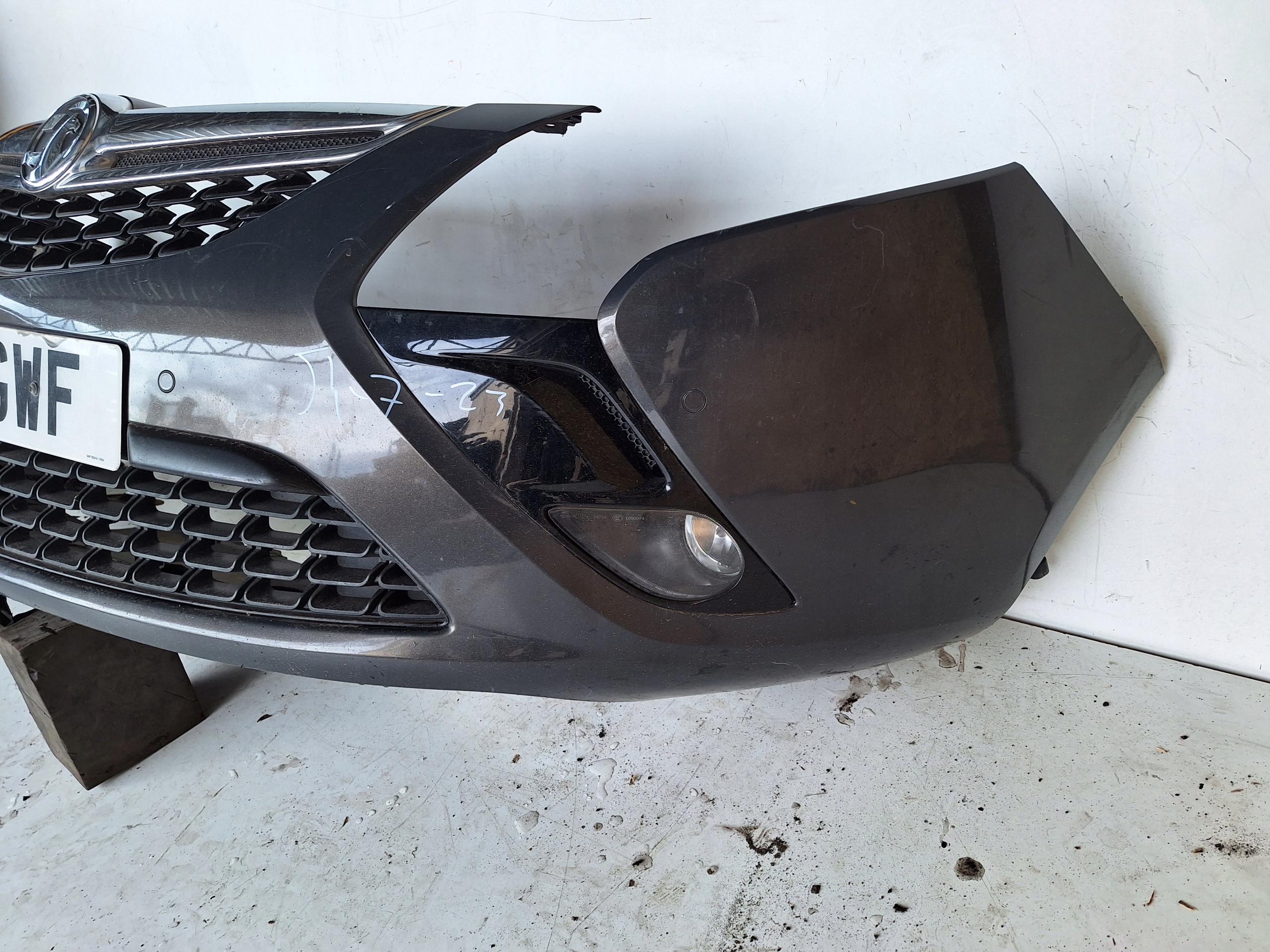 OPEL ZAFIRA C 12-16 bumper + PDC Z190